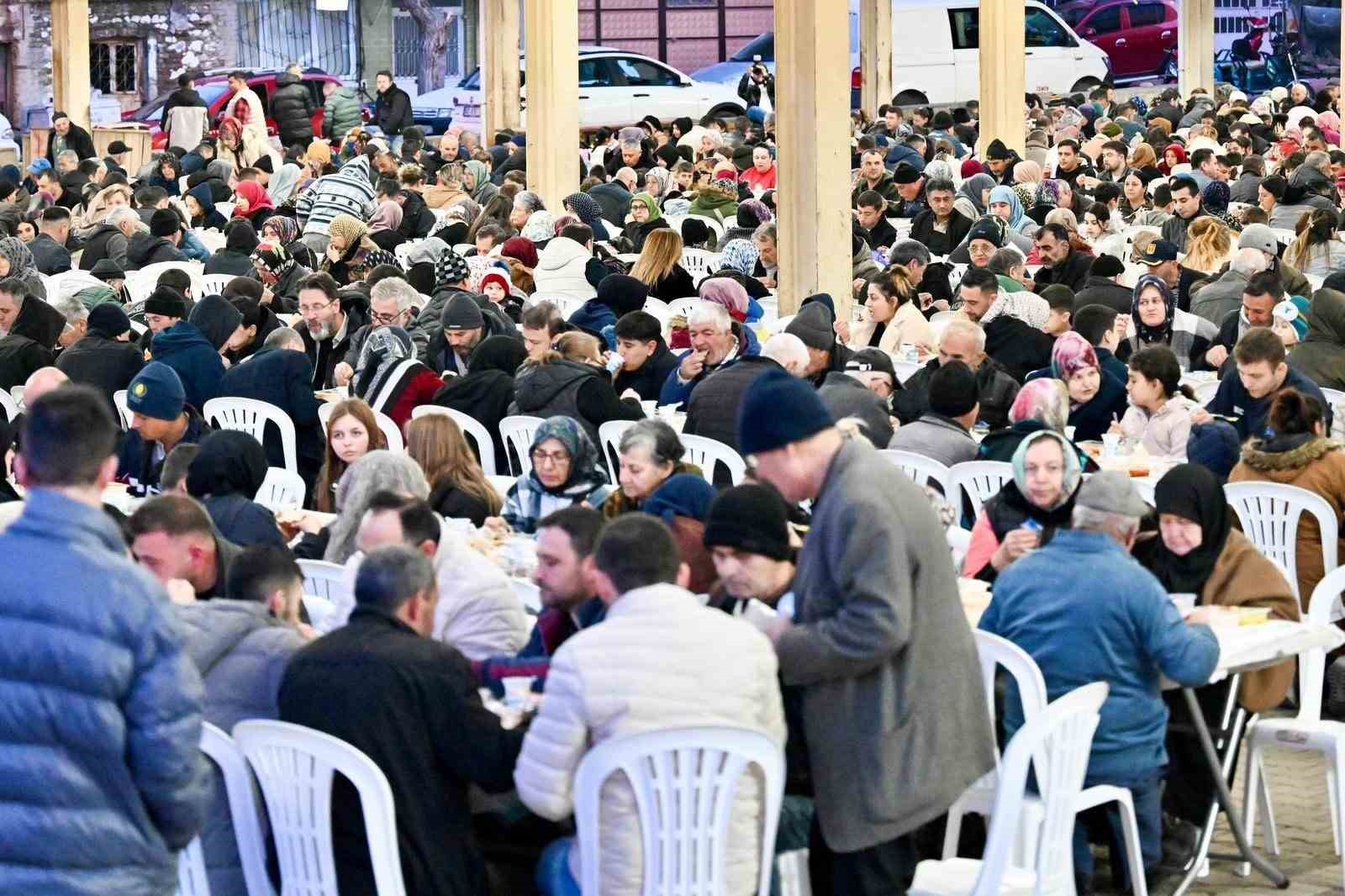 Manisa Büyükşehir’in iftar sofrası Kırkağaç’ta kuruldu
