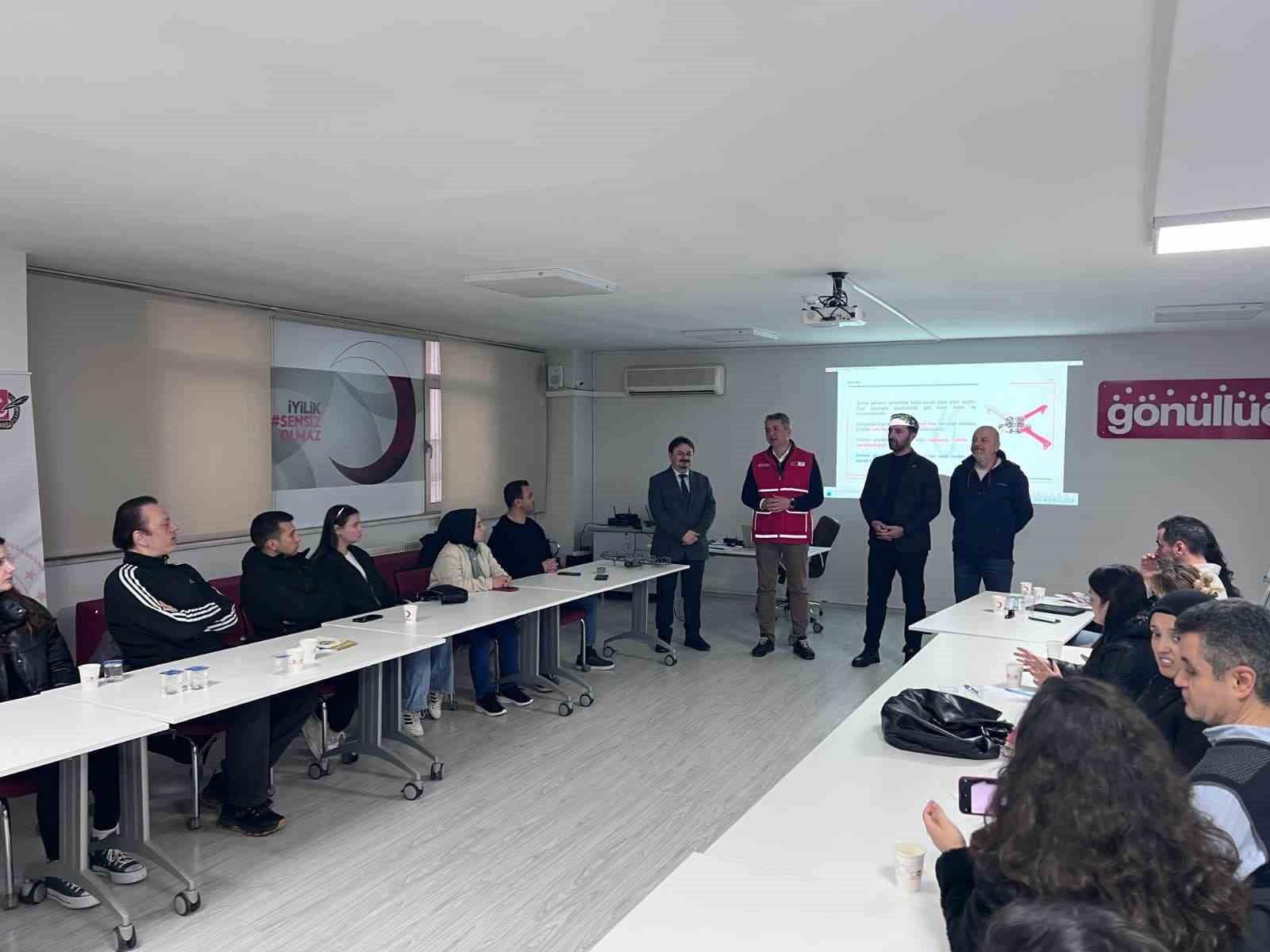 Manisa Medya Akademisi’nde gazetecilere ücretsiz dron eğitimi
