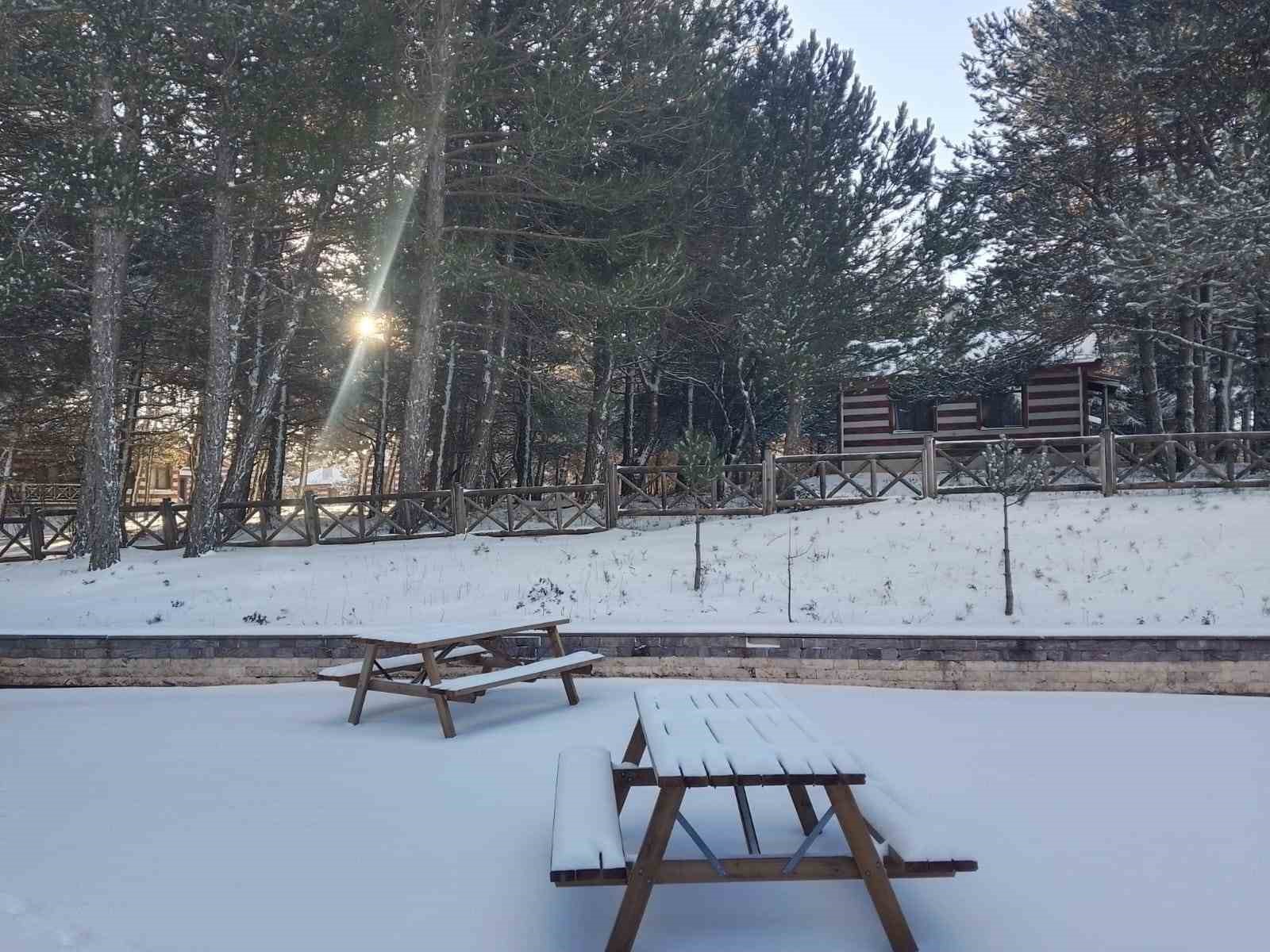 Manisa Spil Dağı Milli Parkı beyaza büründü
