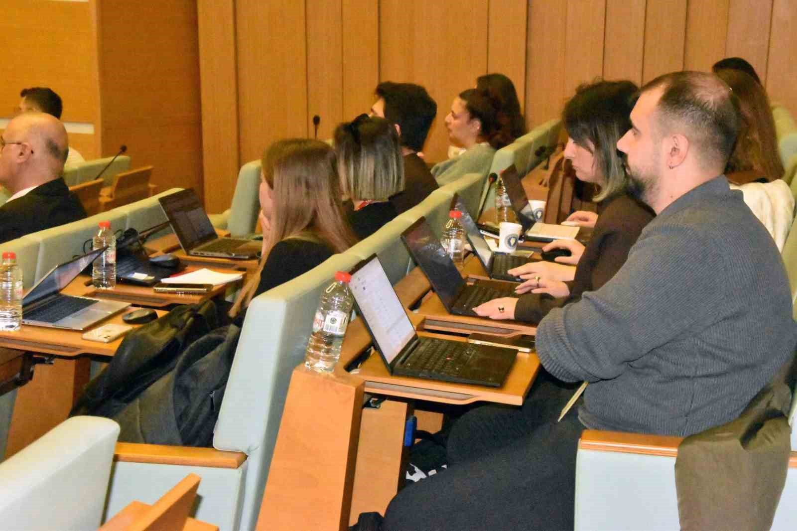 Manisa TSO’da ihracatçılar bilgilendirildi
