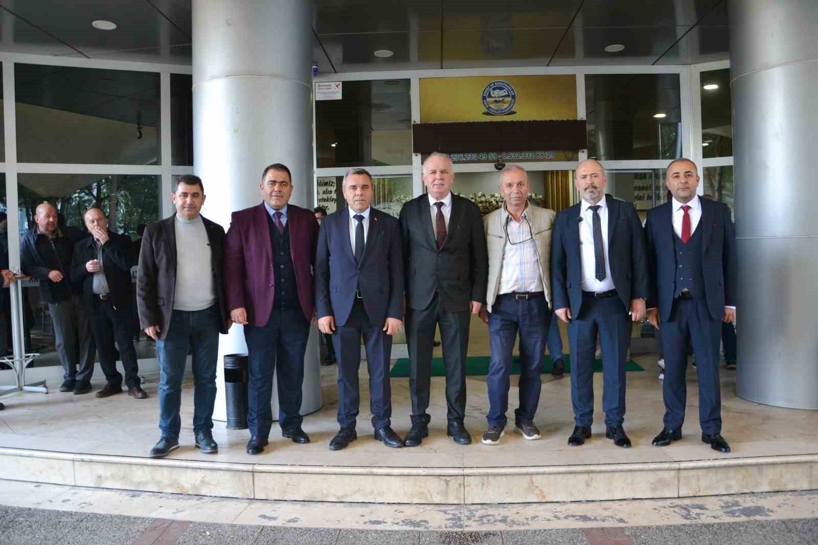 Manisa’da 155 No’lu Halk Otobüsleri Kooperatifi’nde Fevzi Açıkel güven tazeledi
