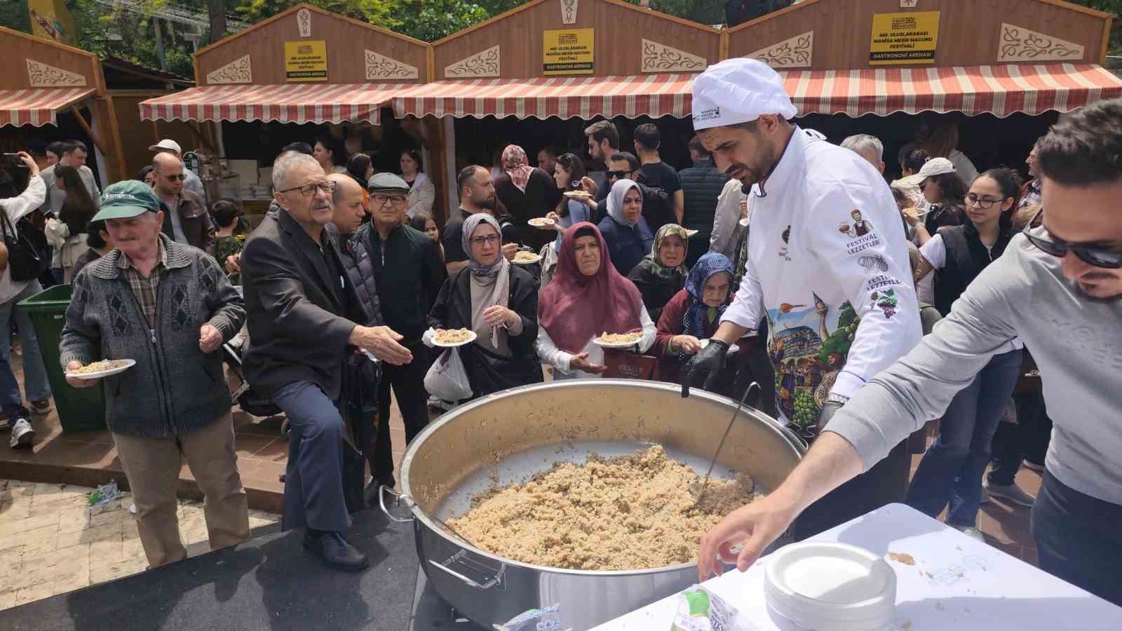 Manisa’da 2 ton bahar pilavı dağıtıldı
