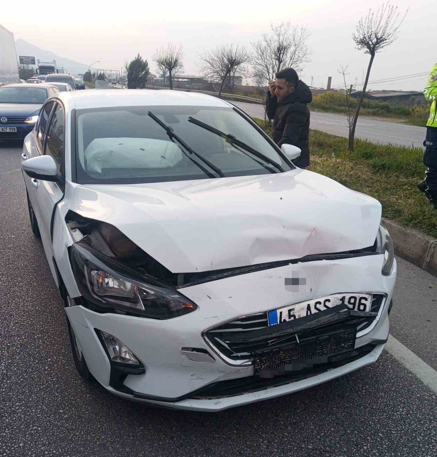 Manisa’da 4 araçlı zincirleme kaza: 7 yaralı
