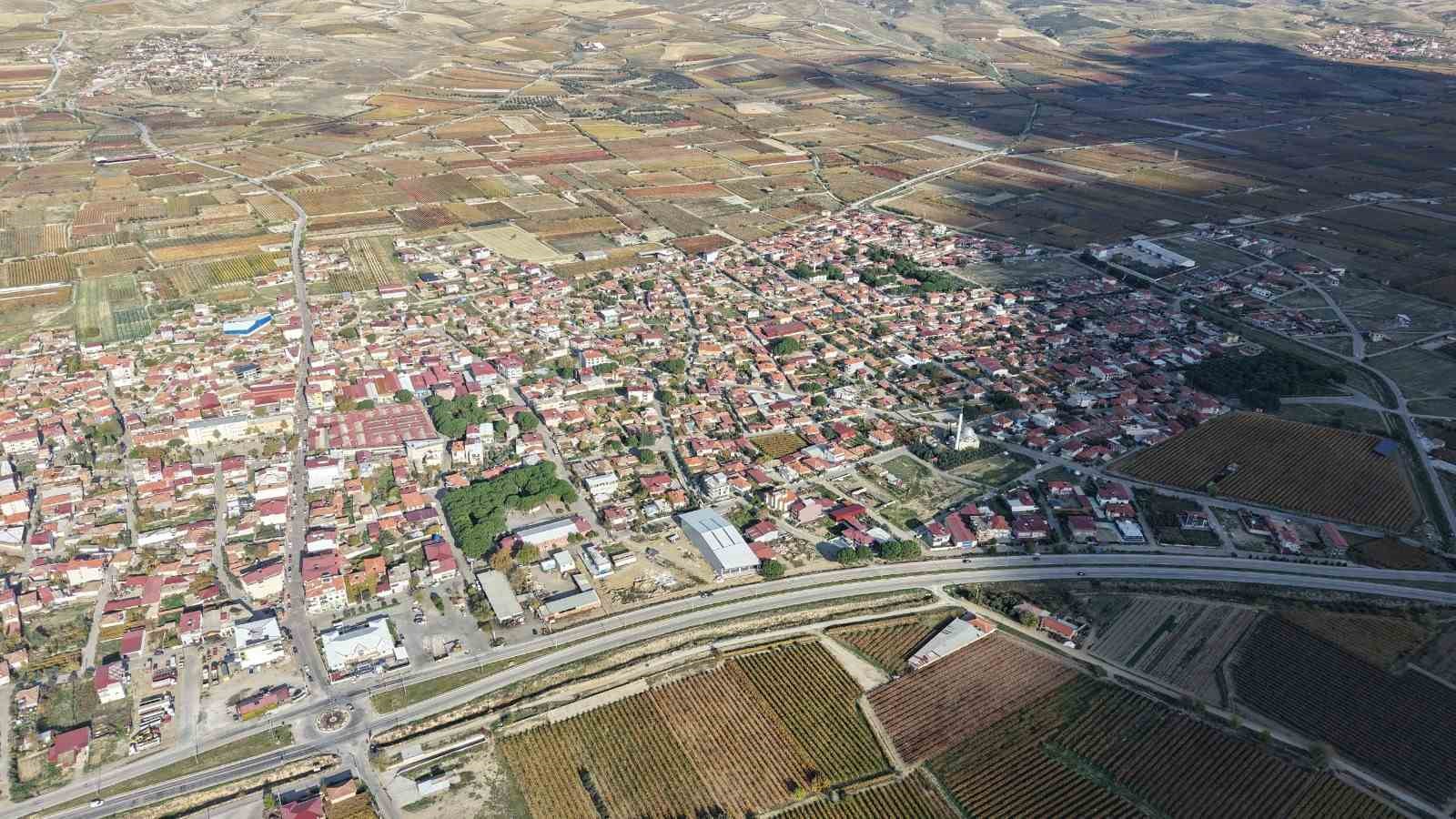 Manisa’da 45 yıllık asbestli içme suyu hattı tarihe karışıyor
