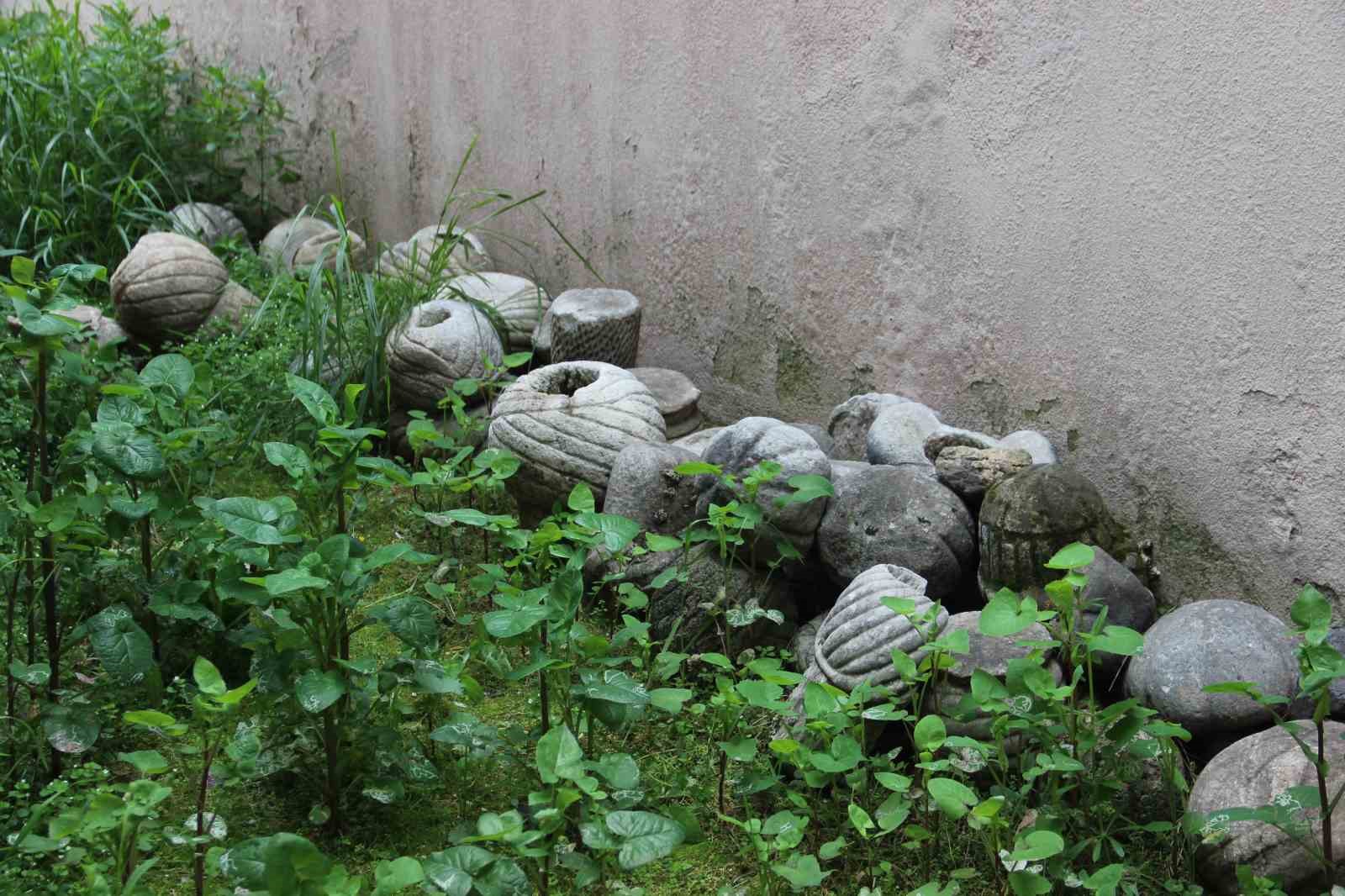 Manisa’da 500 yıllık hazireye saygısızlık
