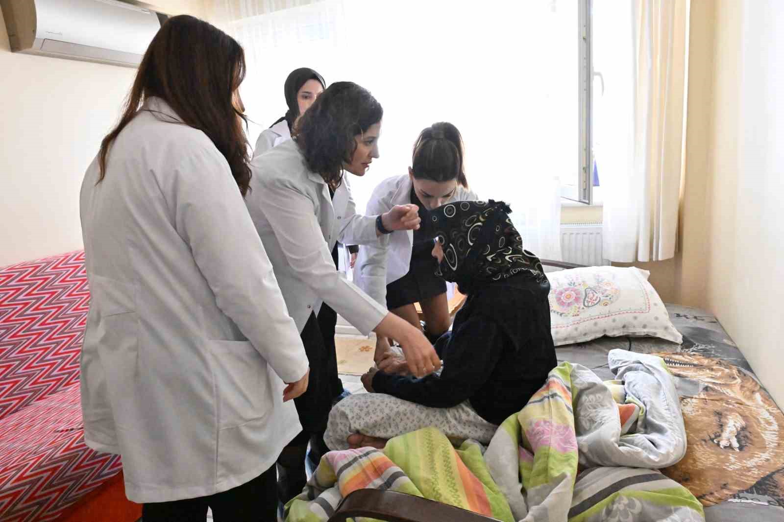 Manisa’da 65 yaş üstüne sağlıktan kişisel bakıma kapsamlı destek
Manisa’da 65 yaş üstüne sağlıktan kişisel bakıma kapsamlı destek