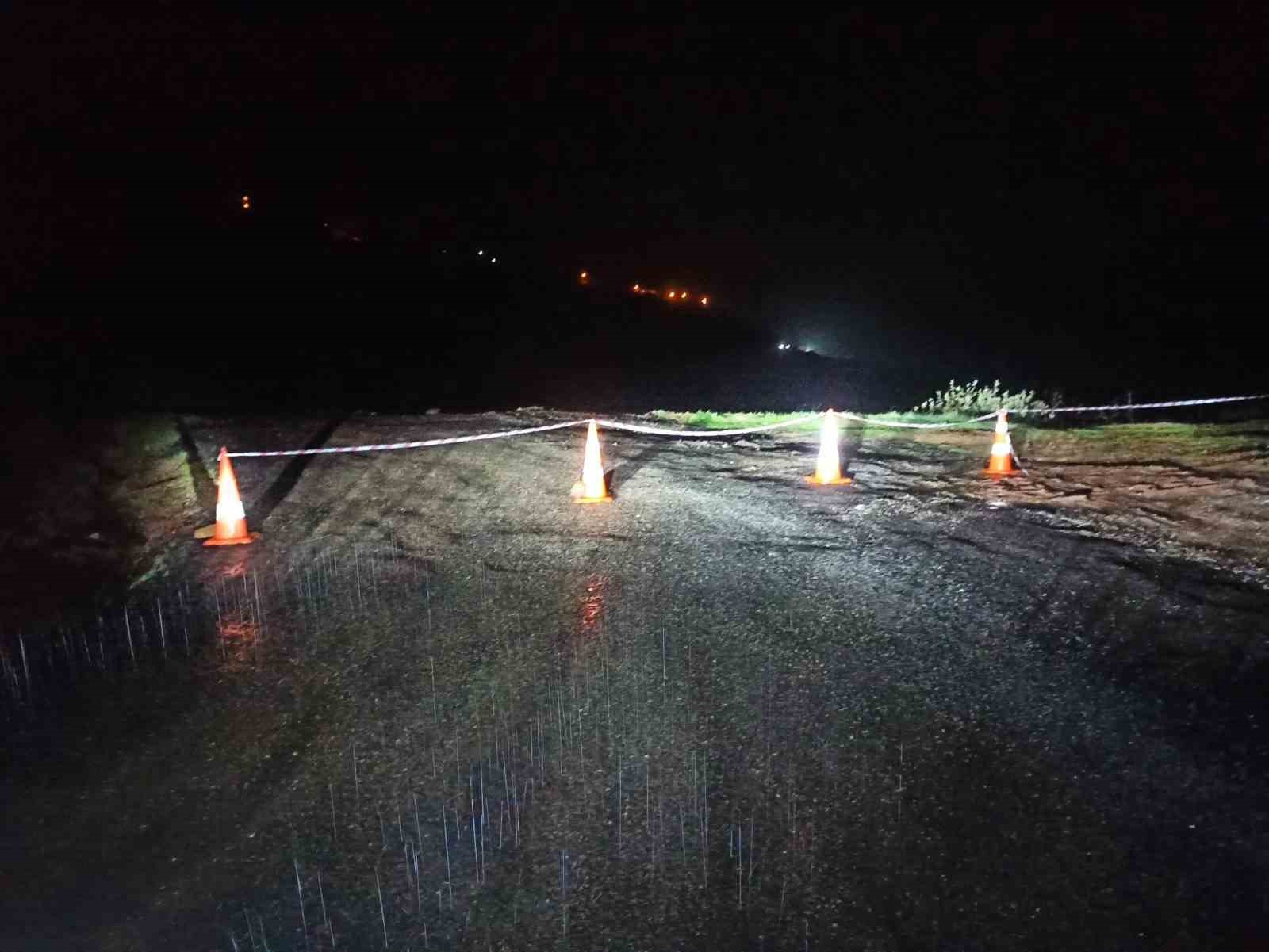 Manisa’da aşırı yağışlar sebebiyle vatandaşlara kritik uyarılar
Manisa’da aşırı yağışlar sebebiyle vatandaşlara kritik uyarılar