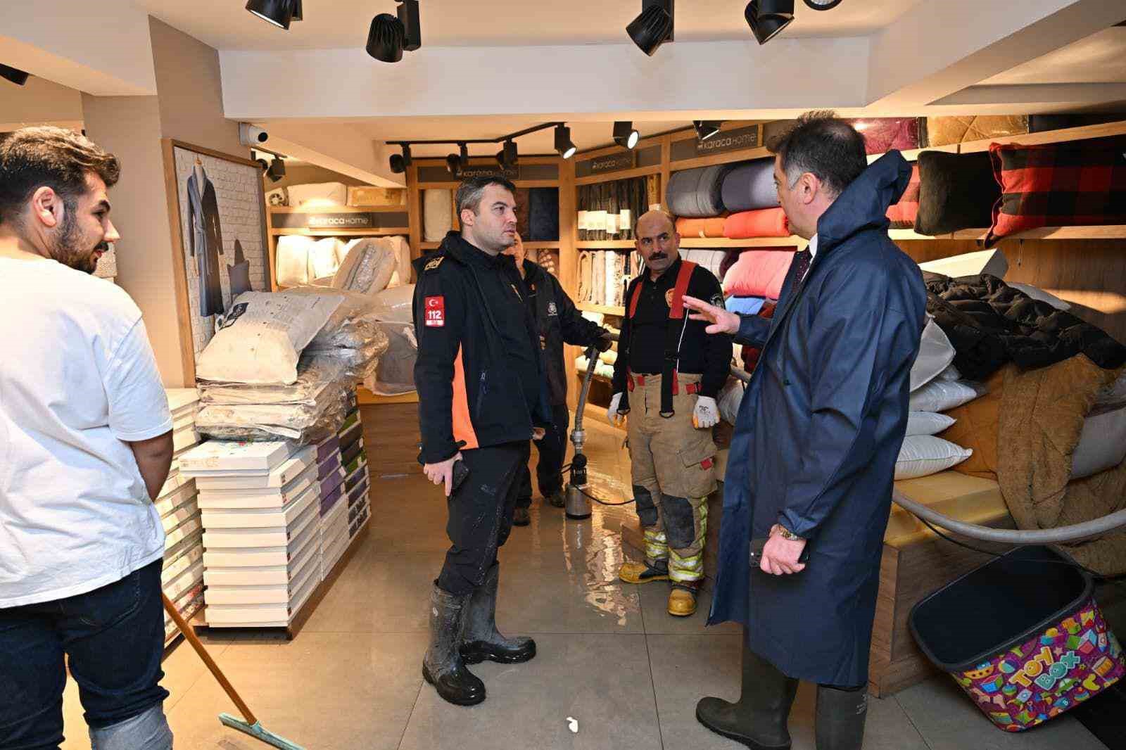 Manisa’da büyükşehir ve MASKİ’den sağanak yağışa etkin müdahale
