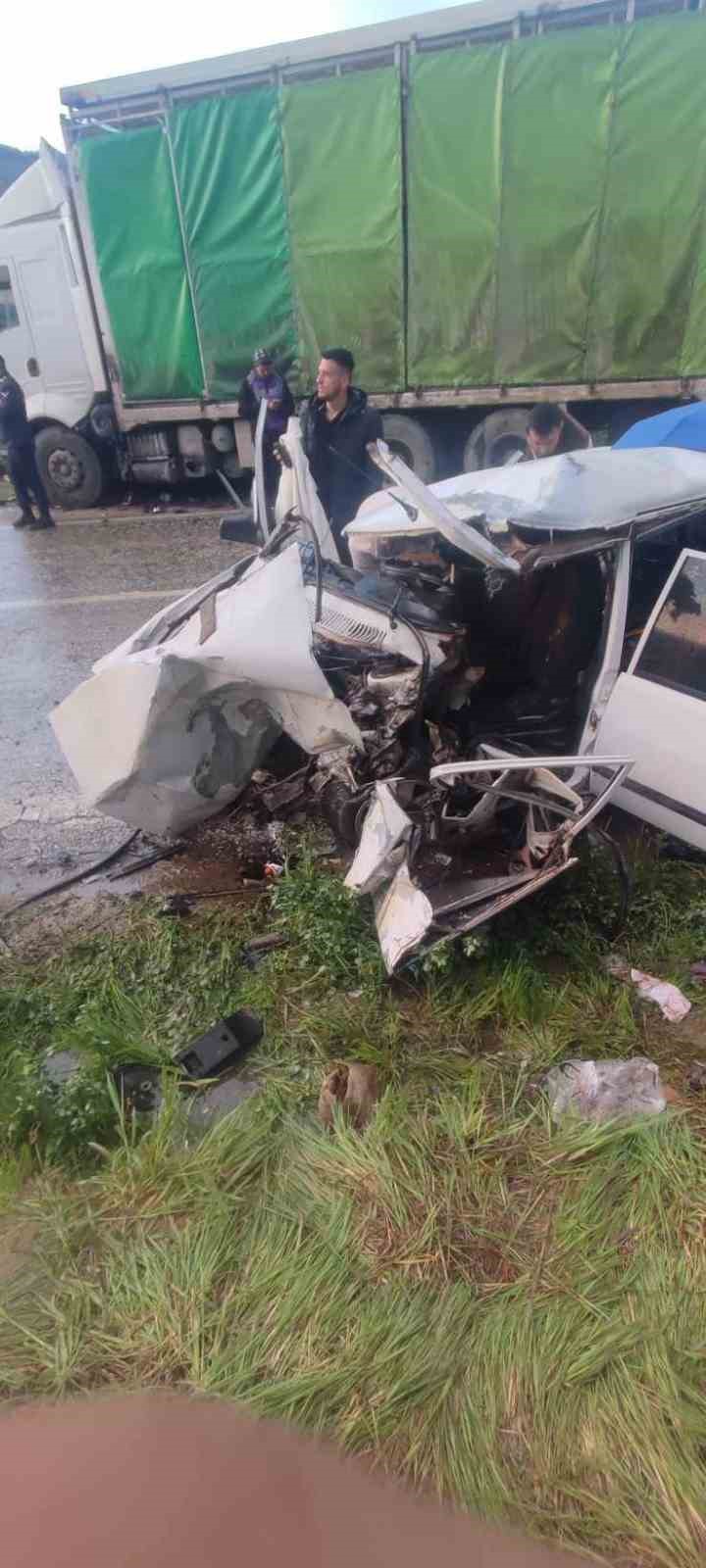 Manisa’da feci kaza: 1’i ağır 3 yaralı
