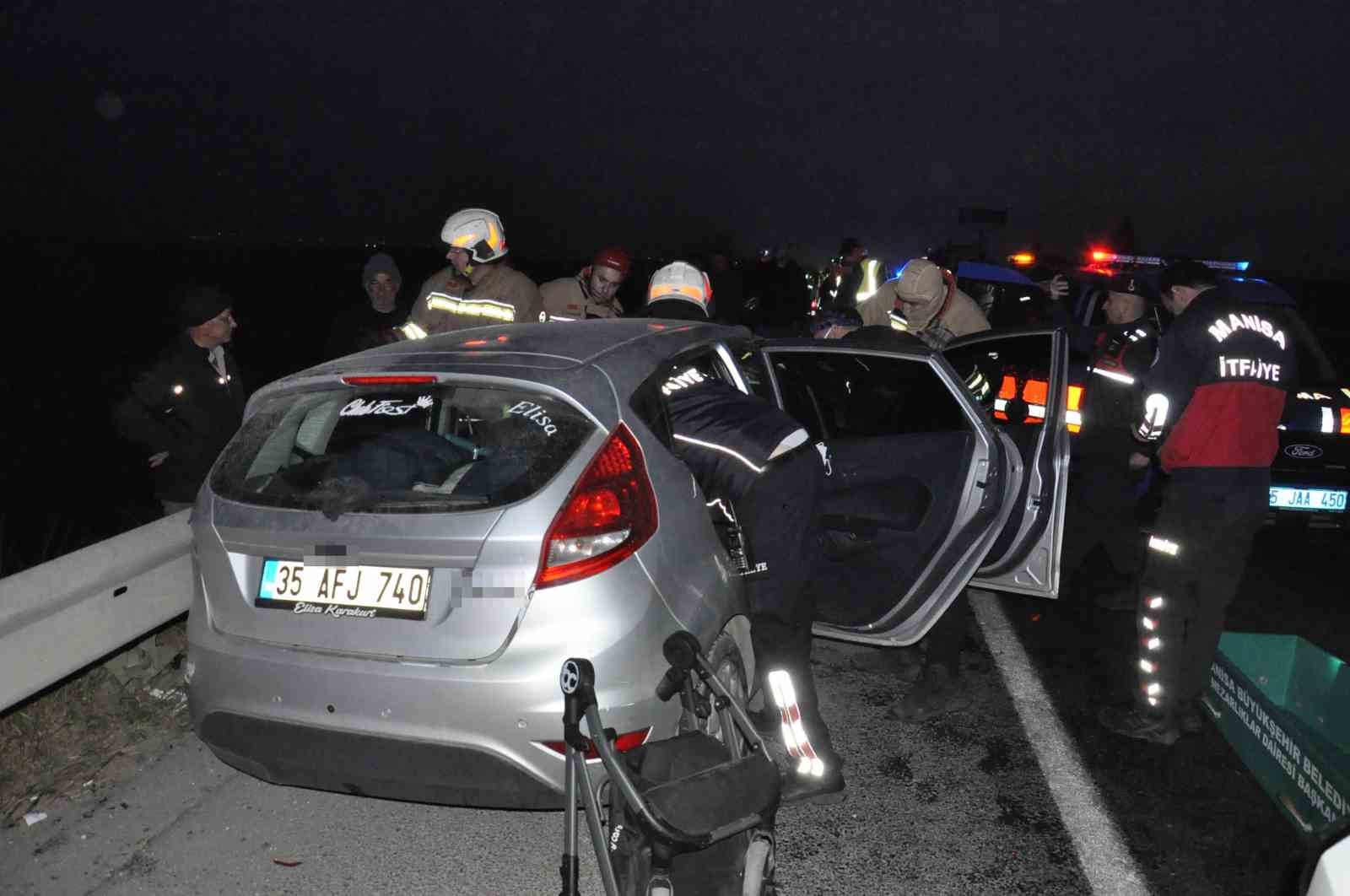Manisa’da feci kaza: 2 ölü, 5 yaralı
