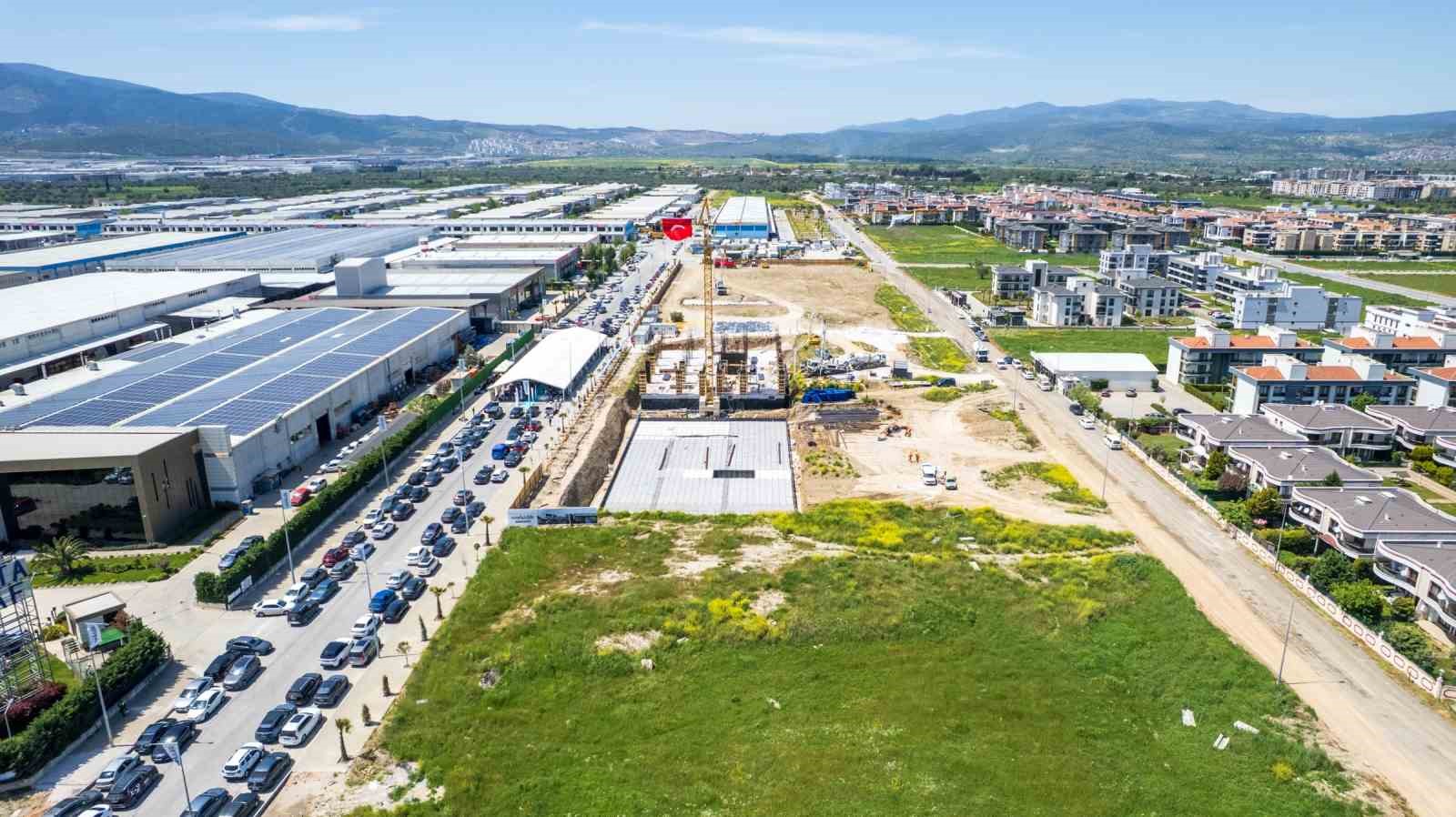 Manisa’da iş dünyasının yeni prestij merkezi Work&Life için ilk kazma vuruldu
