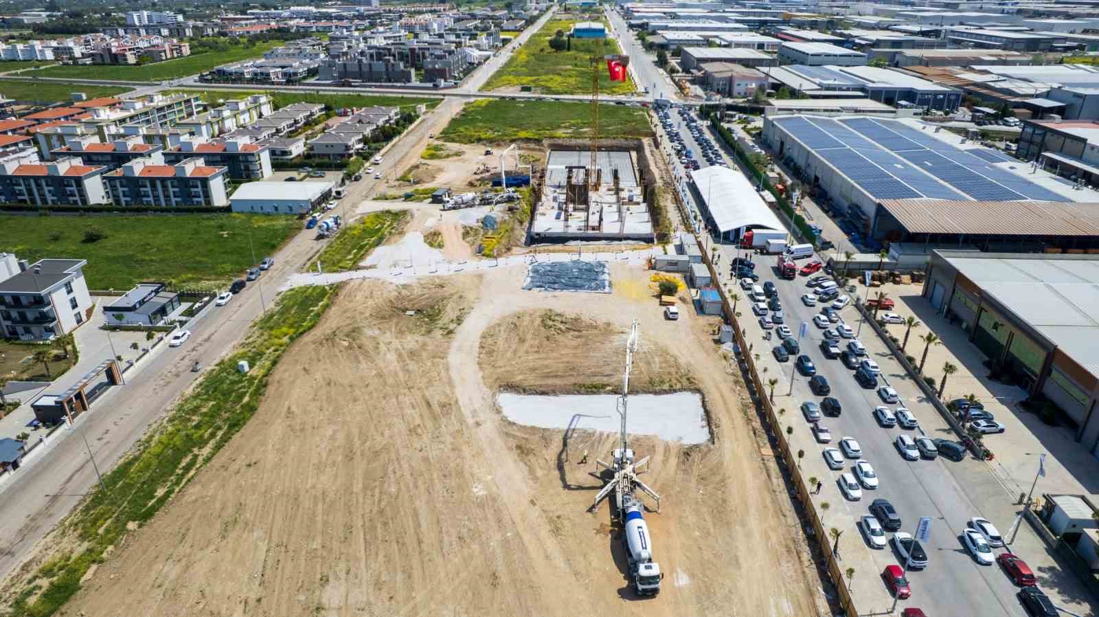 Manisa’da iş dünyasının yeni prestij merkezi Work&Life için ilk kazma vuruldu
