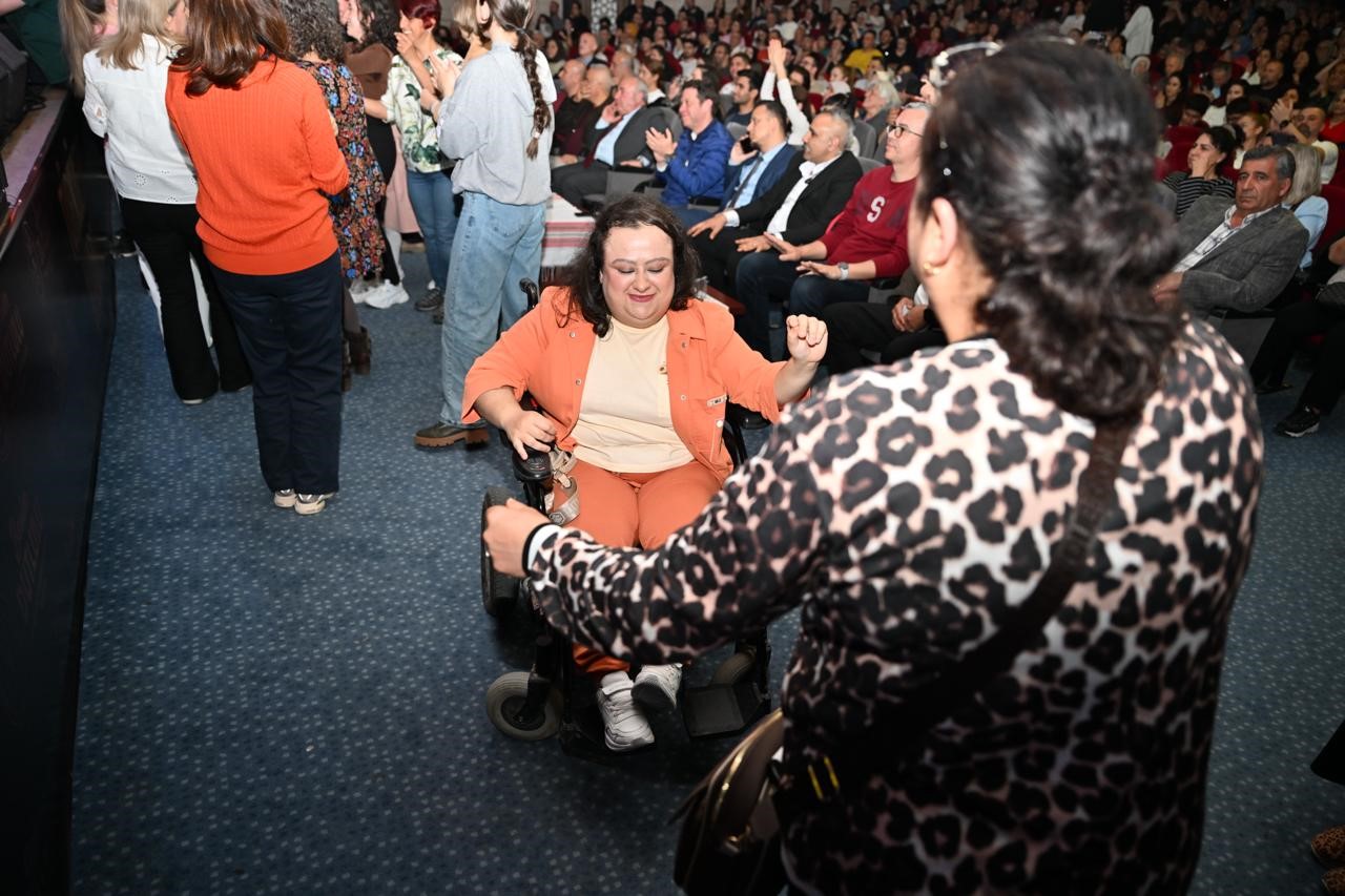 Manisa’da İsmail Altunsaray ile türkü dolu gece
