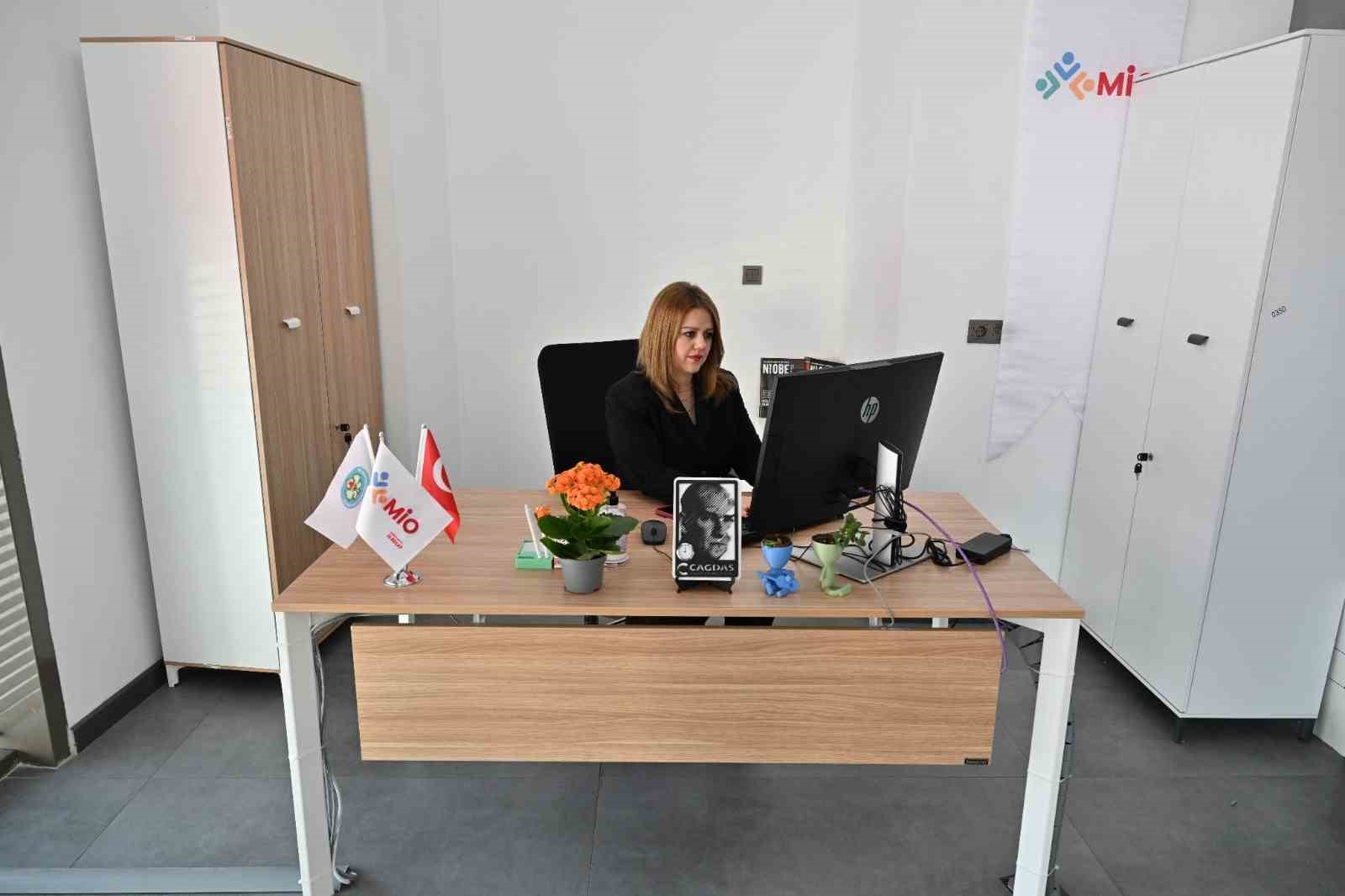 Manisa’da istihdamı güçlendirecek yeni portal hizmete girdi
Manisa’da istihdamı güçlendirecek yeni portal hizmete girdi