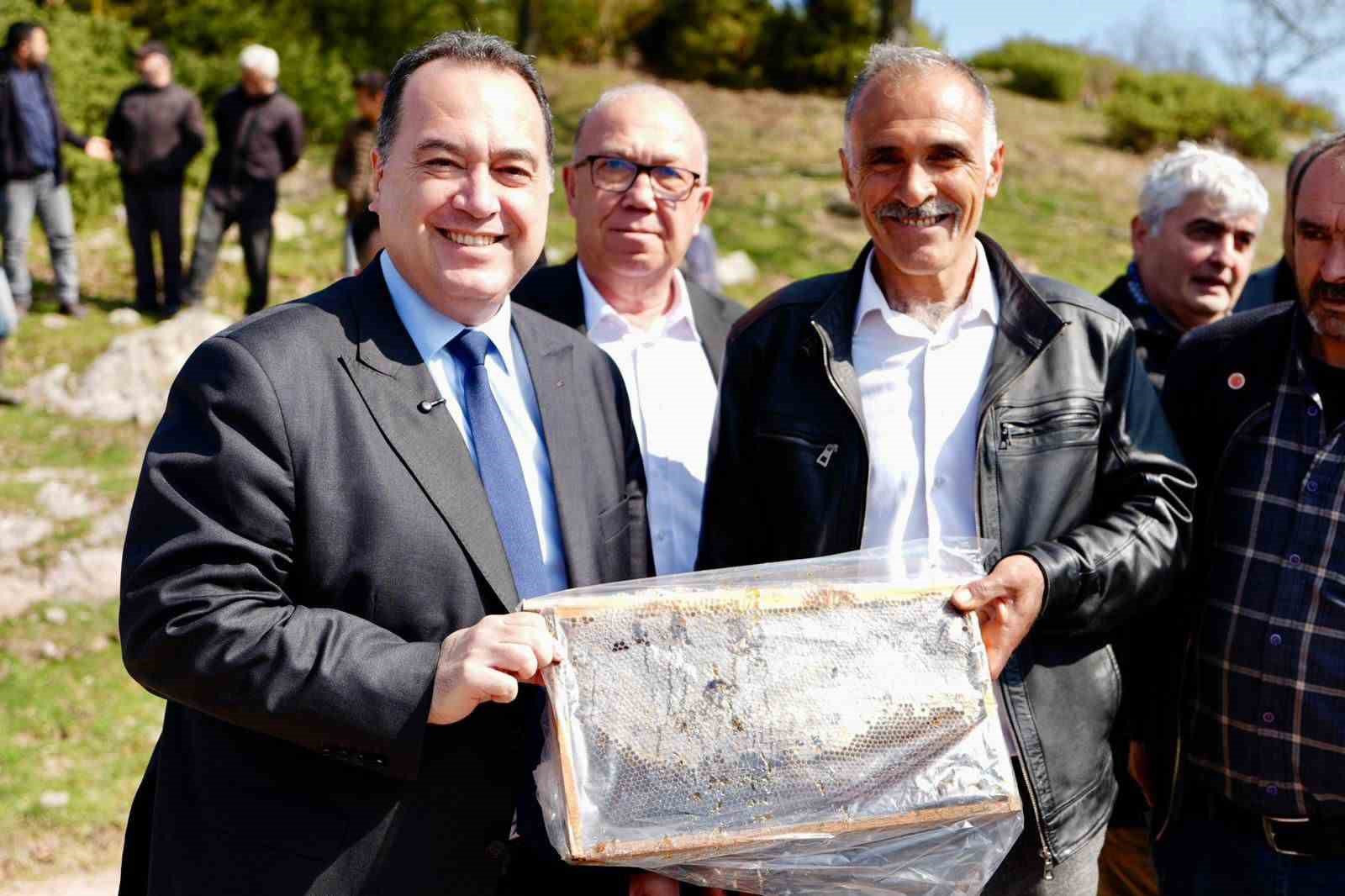 Manisa’da meralara 8,5 tonluk bereket
