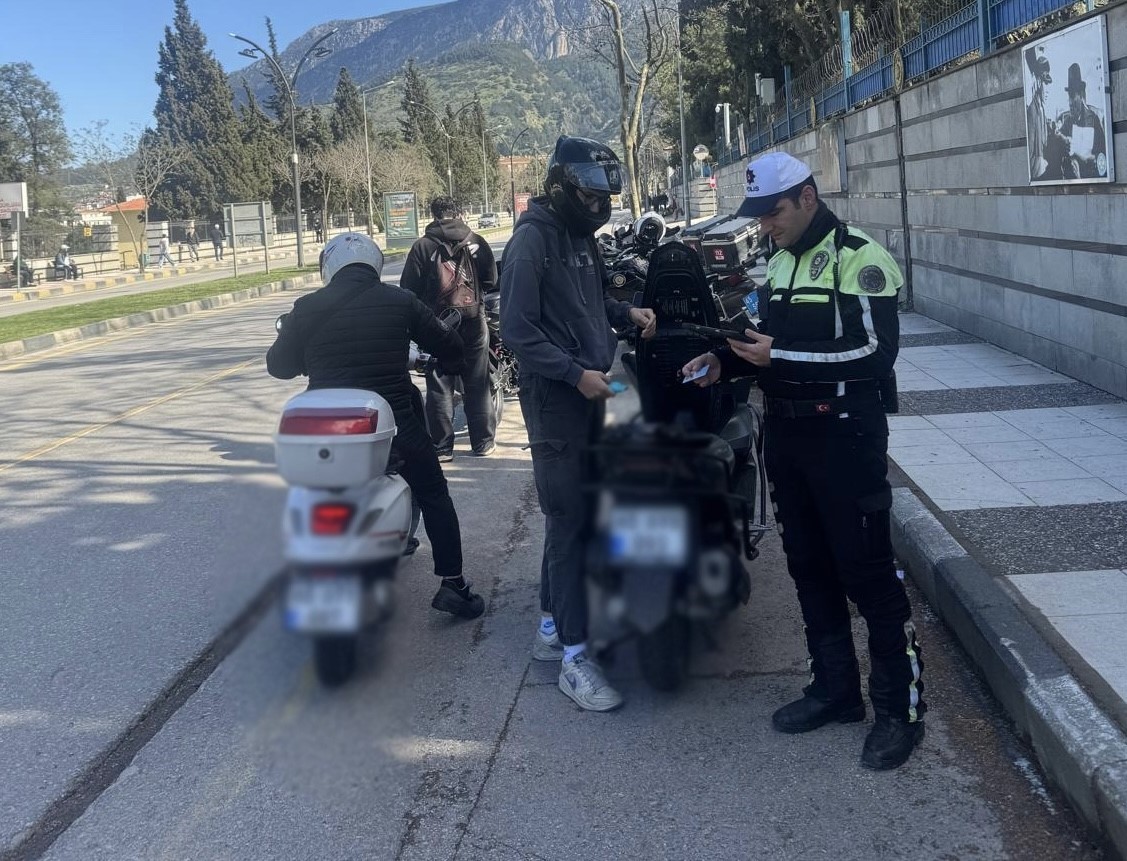 Manisa’da motosiklet denetimi: 540 sürücüye, 3 milyon 800 bin TL ceza
