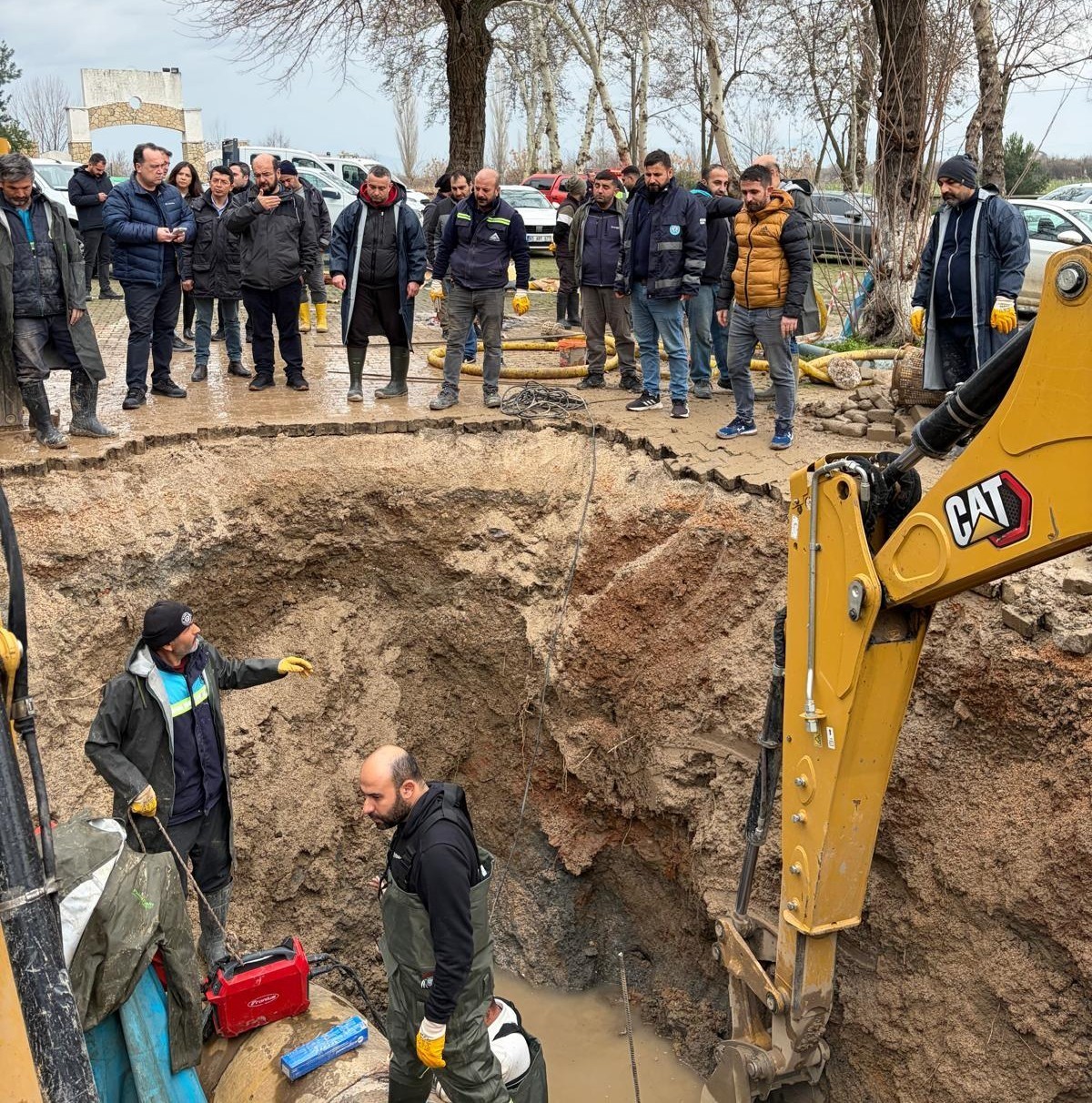 Manisa’da muhtemel taşkınlara karşı ekipler seferber oldu
Manisa’da muhtemel taşkınlara karşı ekipler seferber oldu