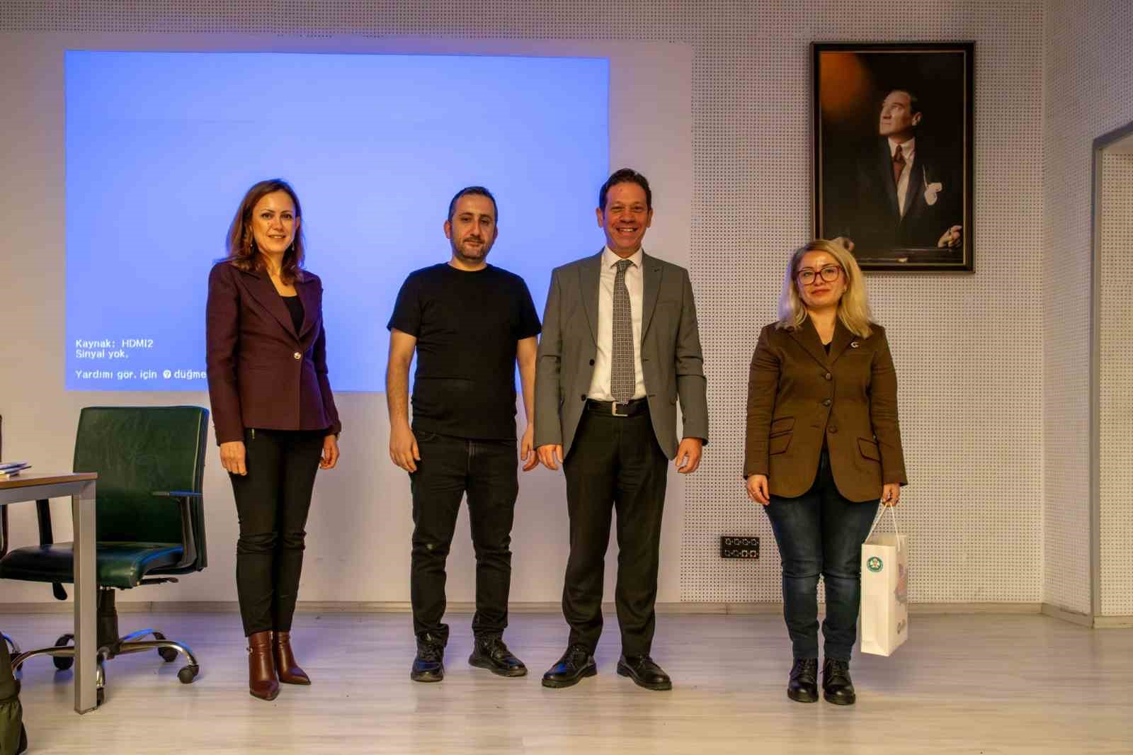 Manisa’da öğretmenlere "Maarif Modeli" tanıtıldı
