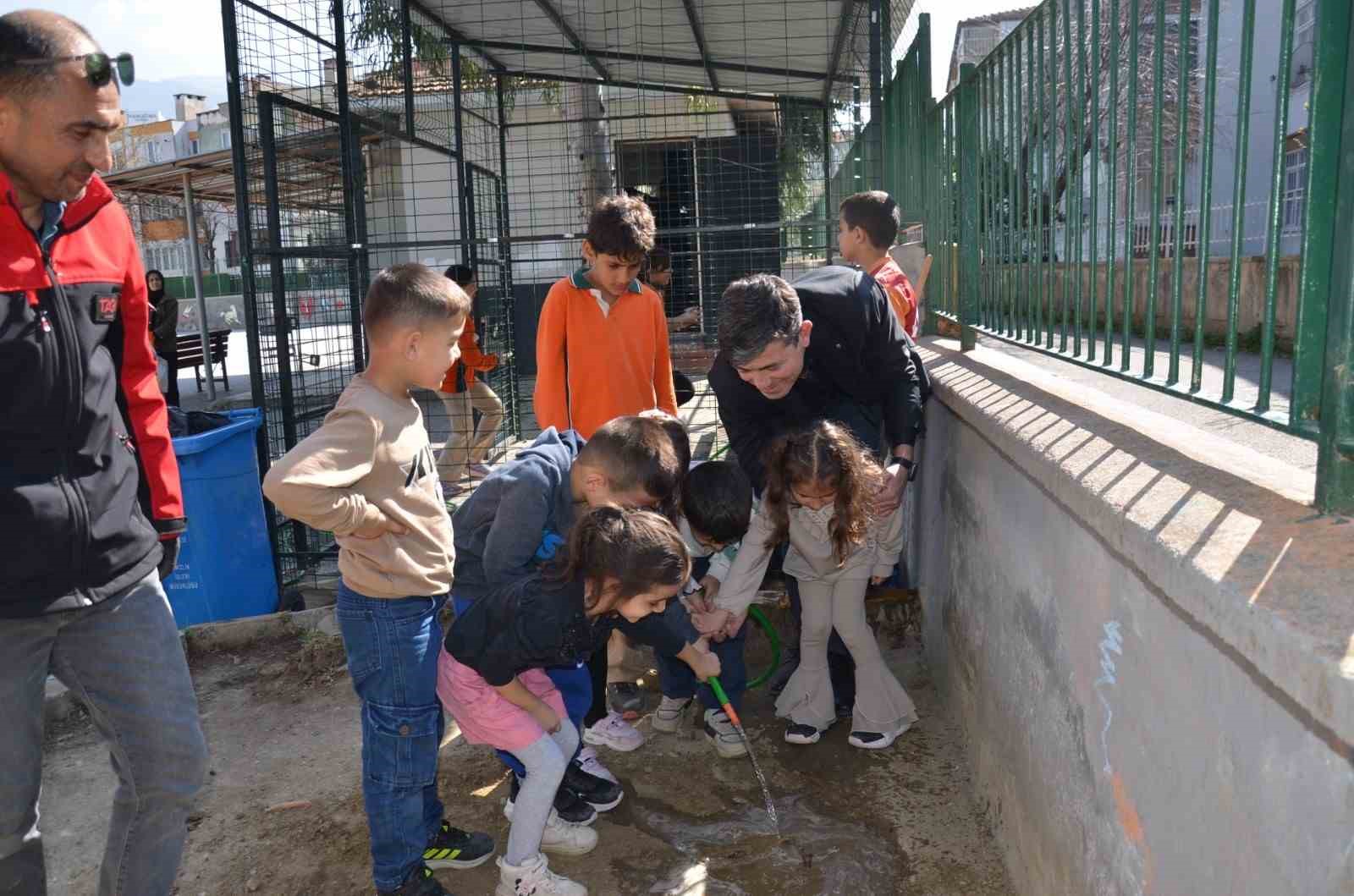 Manisa’da okul bahçeleri bağa dönüşüyor

