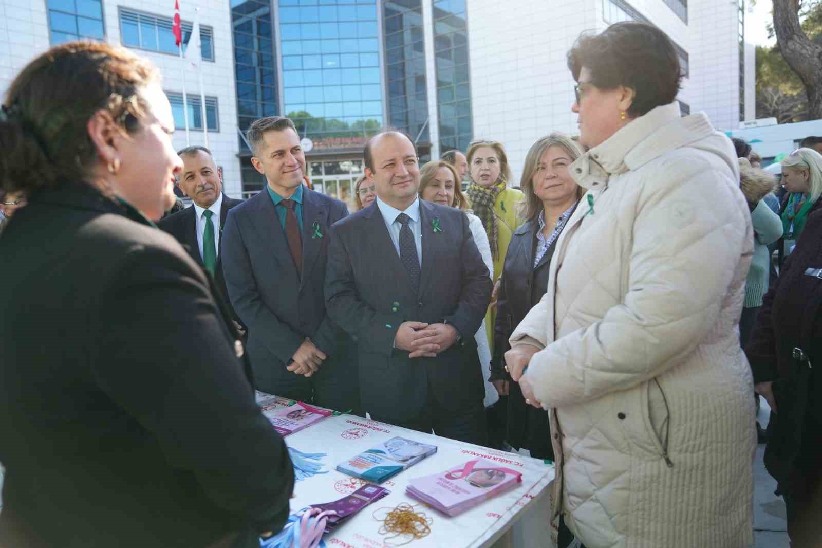 Manisa’da rahim ağzı kanseri tarama aracı hizmete girdi
Manisa’da rahim ağzı kanseri tarama aracı hizmete girdi