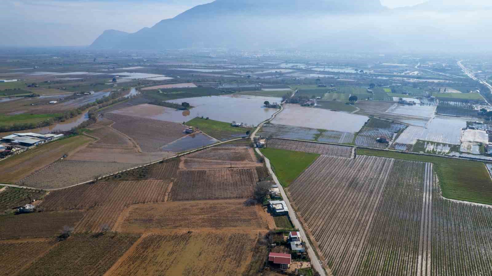 Manisa’da rekor yağışların bilançosu: 191 ihbar, 20 bin dekar su altında
