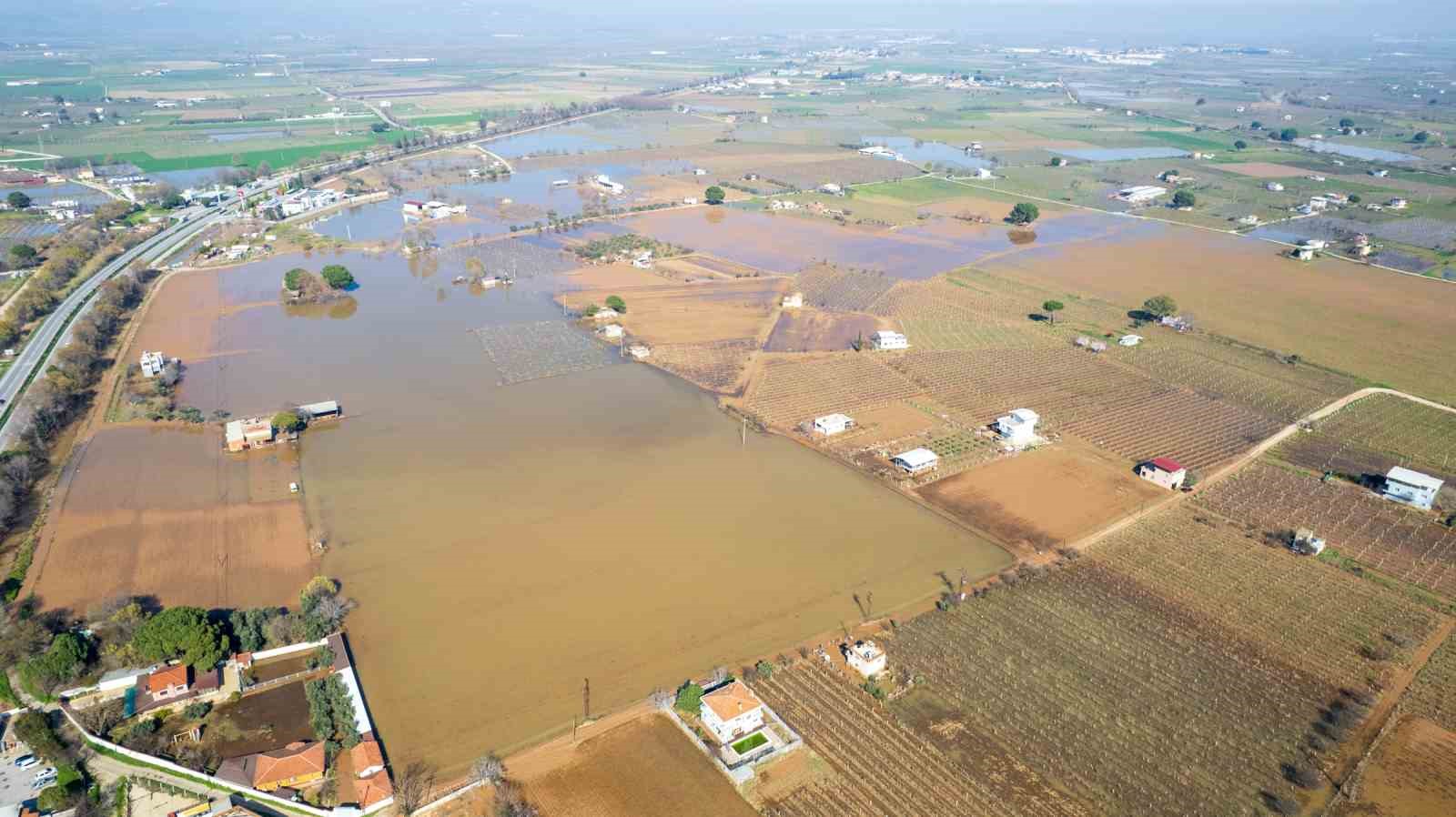 Manisa’da rekor yağışların bilançosu: 191 ihbar, 20 bin dekar su altında
