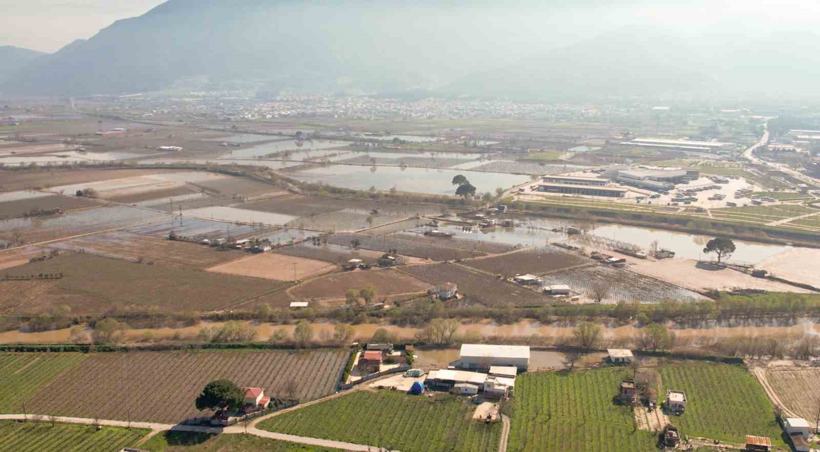 Manisa’da rekor yağışların bilançosu: 191 ihbar, 20 bin dekar su altında
