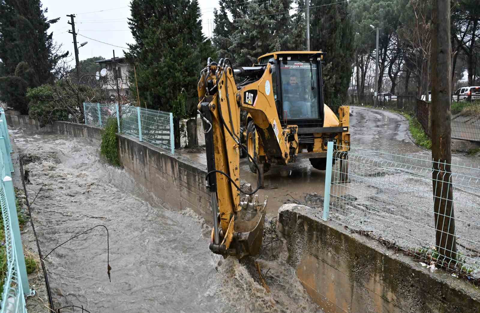Manisa’da ’sağanak yağış’ seferberliği

