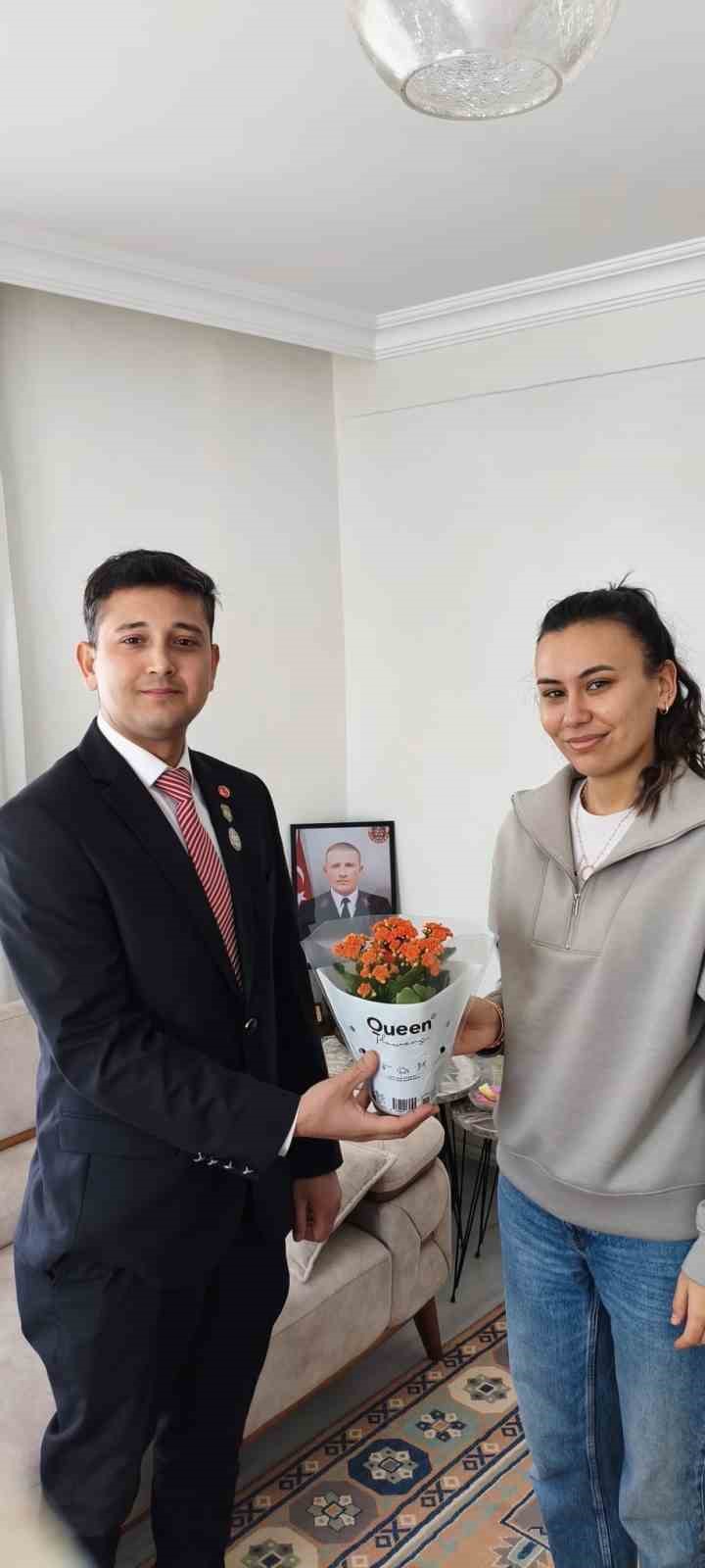 Manisa’da şehit emanetlerine ‘8 Mart’ vefası
