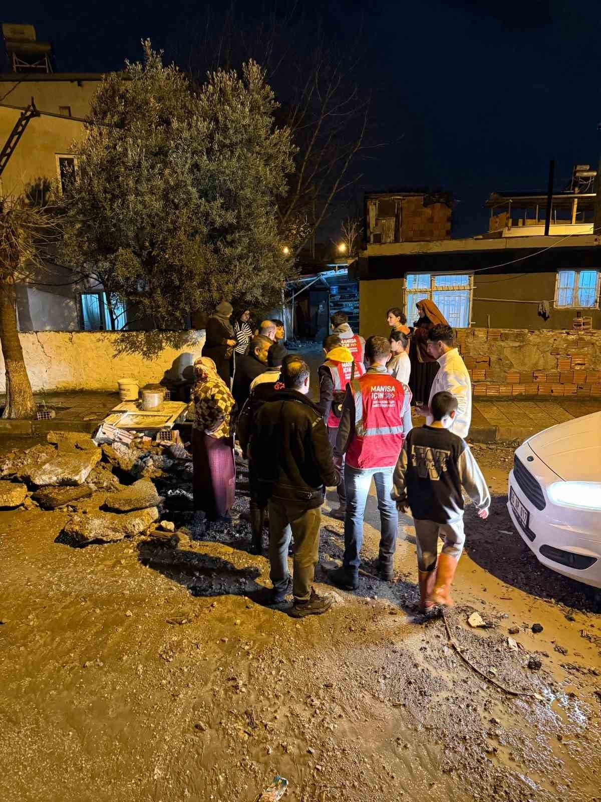 Manisa’da selin yaraları sarılıyor
