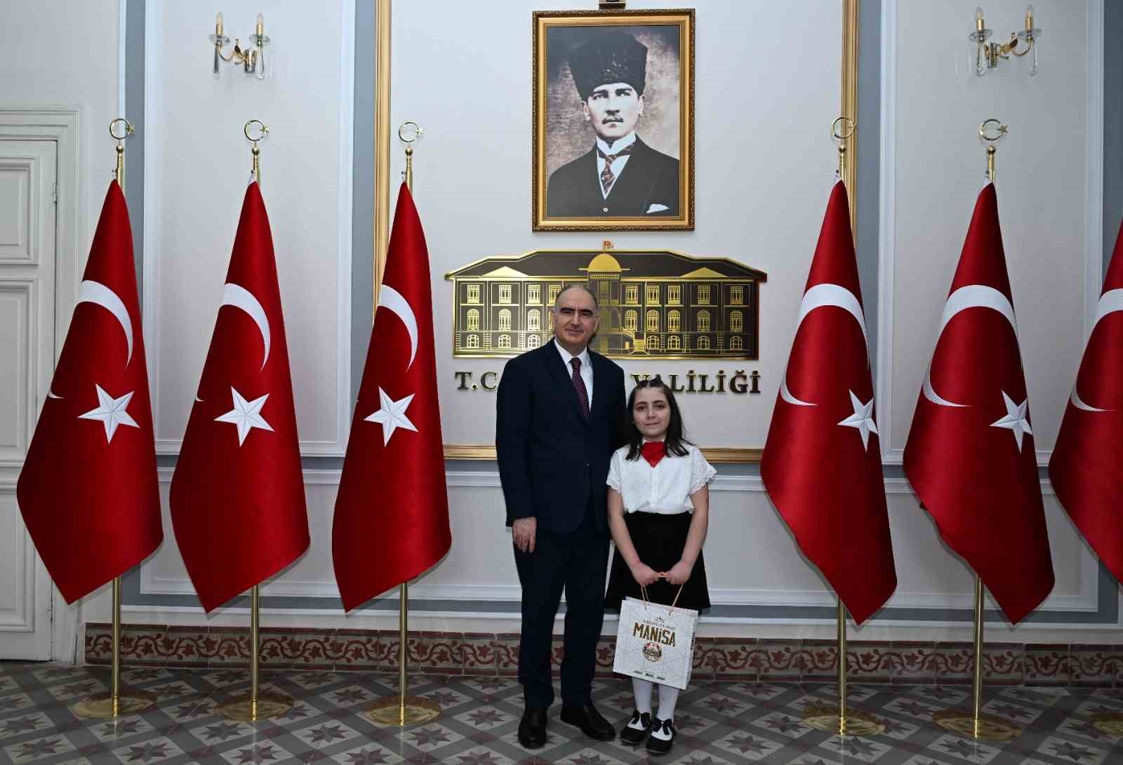 Manisa’da Valilik makamı minik Mehlika’ya emanet
