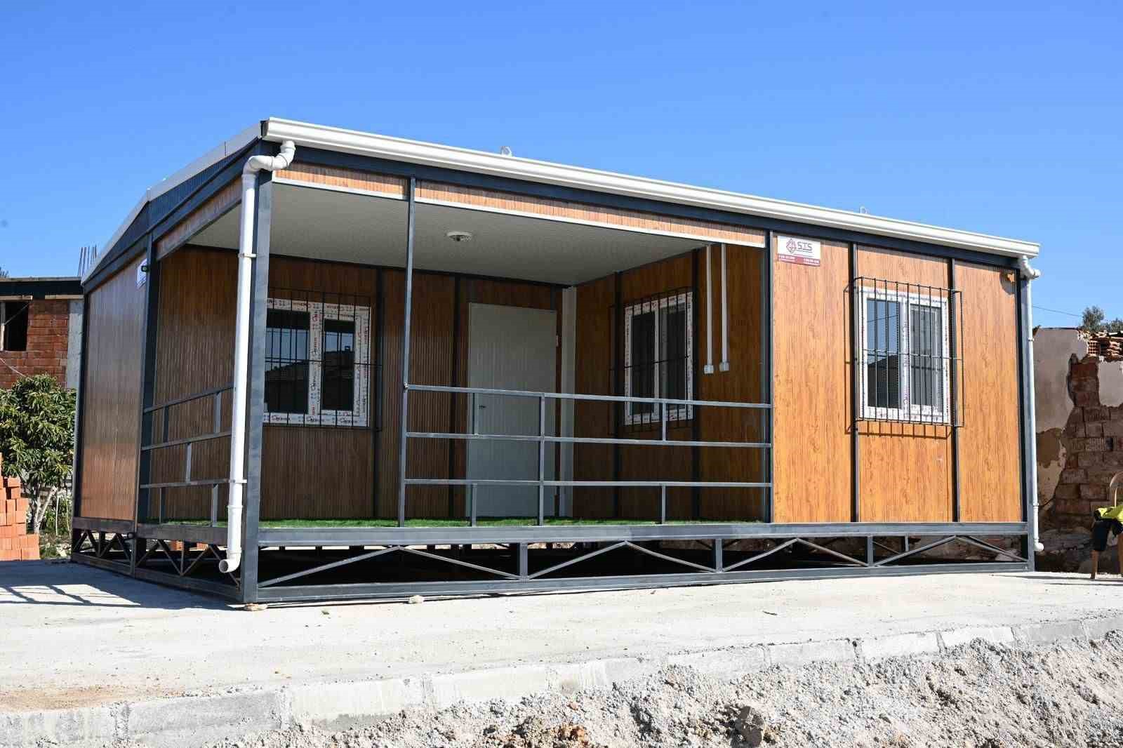 Manisa’da yağmurda evleri kullanılamaz hale gelen ailenin yeni yuvası büyükşehirden
