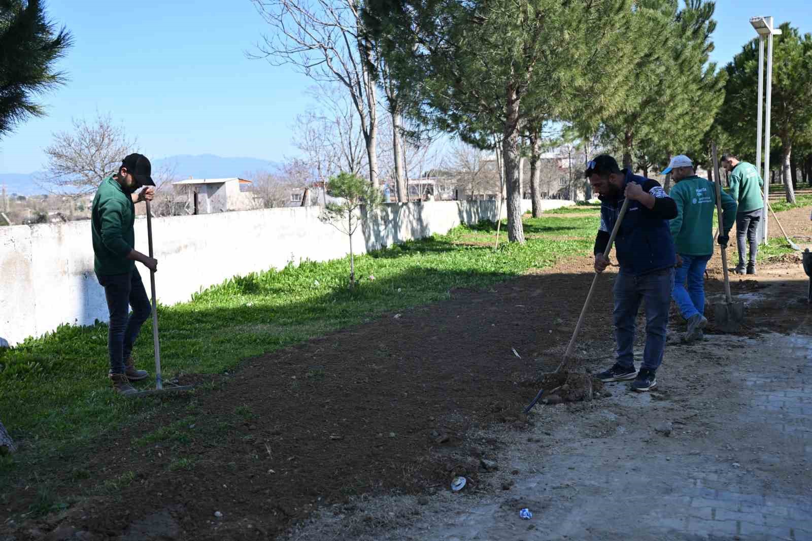 Manisa’da yeşil alanlarda akıllı sulama dönemi başladı
