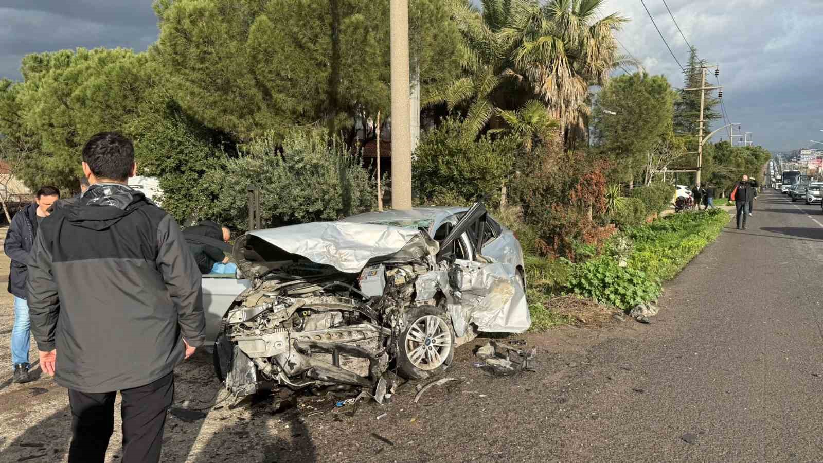 Manisa’da zincirleme trafik kazası: 2 ölü, 4 yaralı
