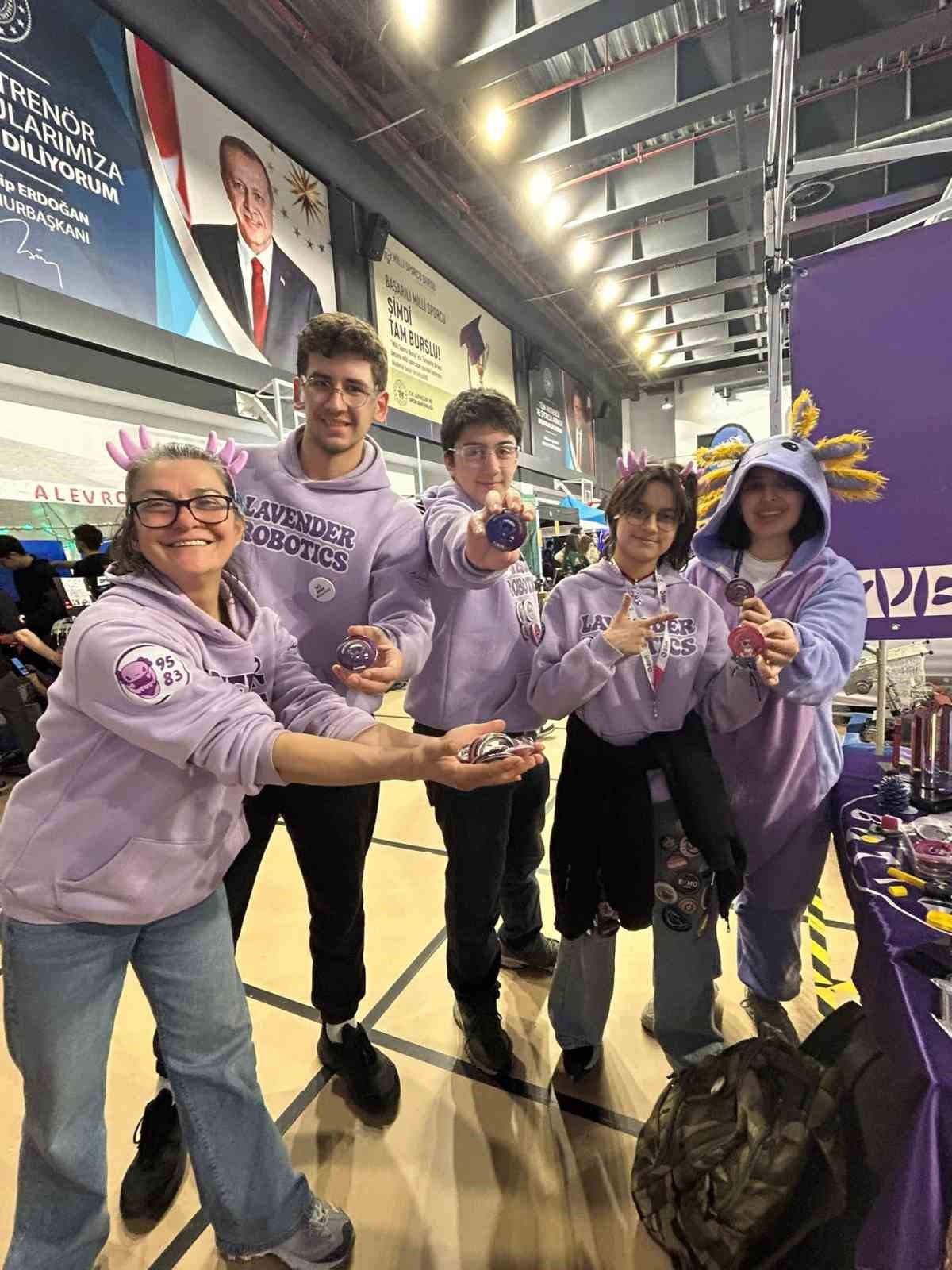 Manisa’dan Lavender Robotics Takımı, FRC’de, Turknet altyapısı ile geleceği kodluyor
