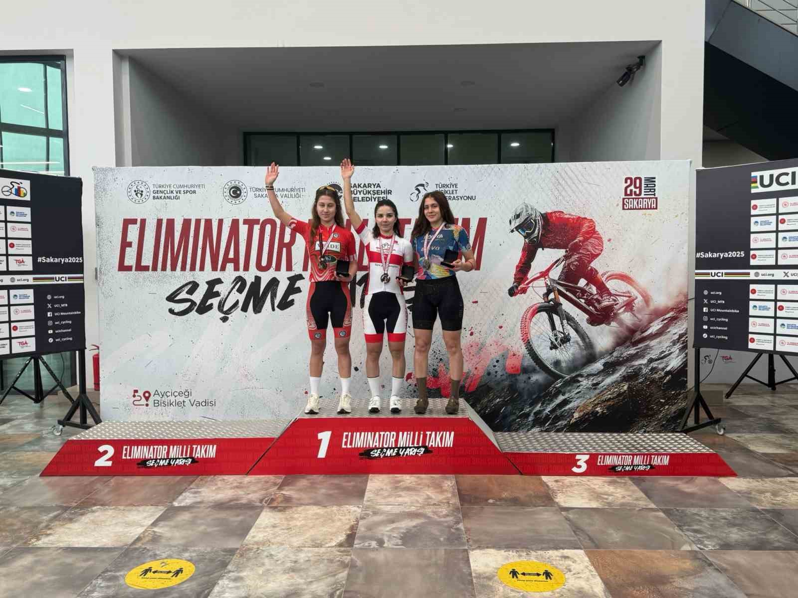 Manisalı bisiklet sporcusu Nazife Tunçel dünya yolcusu
