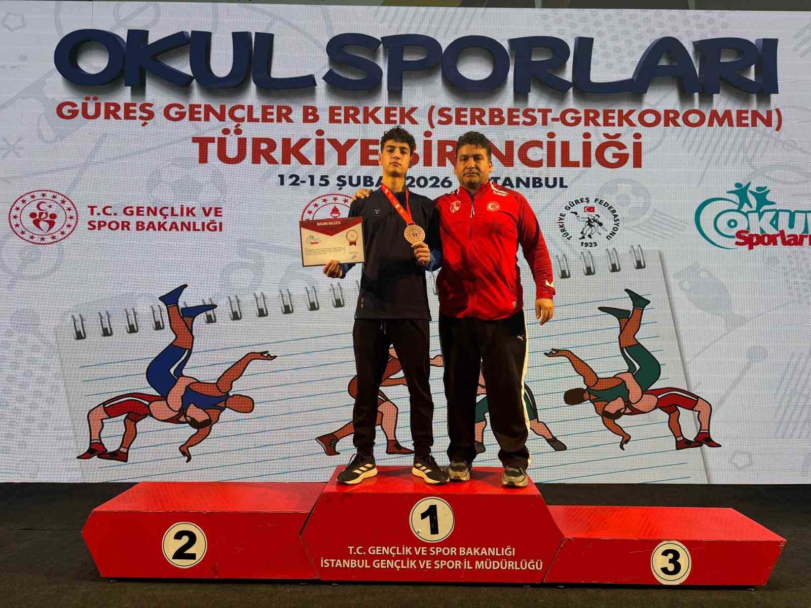 Manisalı güreşçilerden Türkiye Şampiyonası’nda 2 bronz madalya
