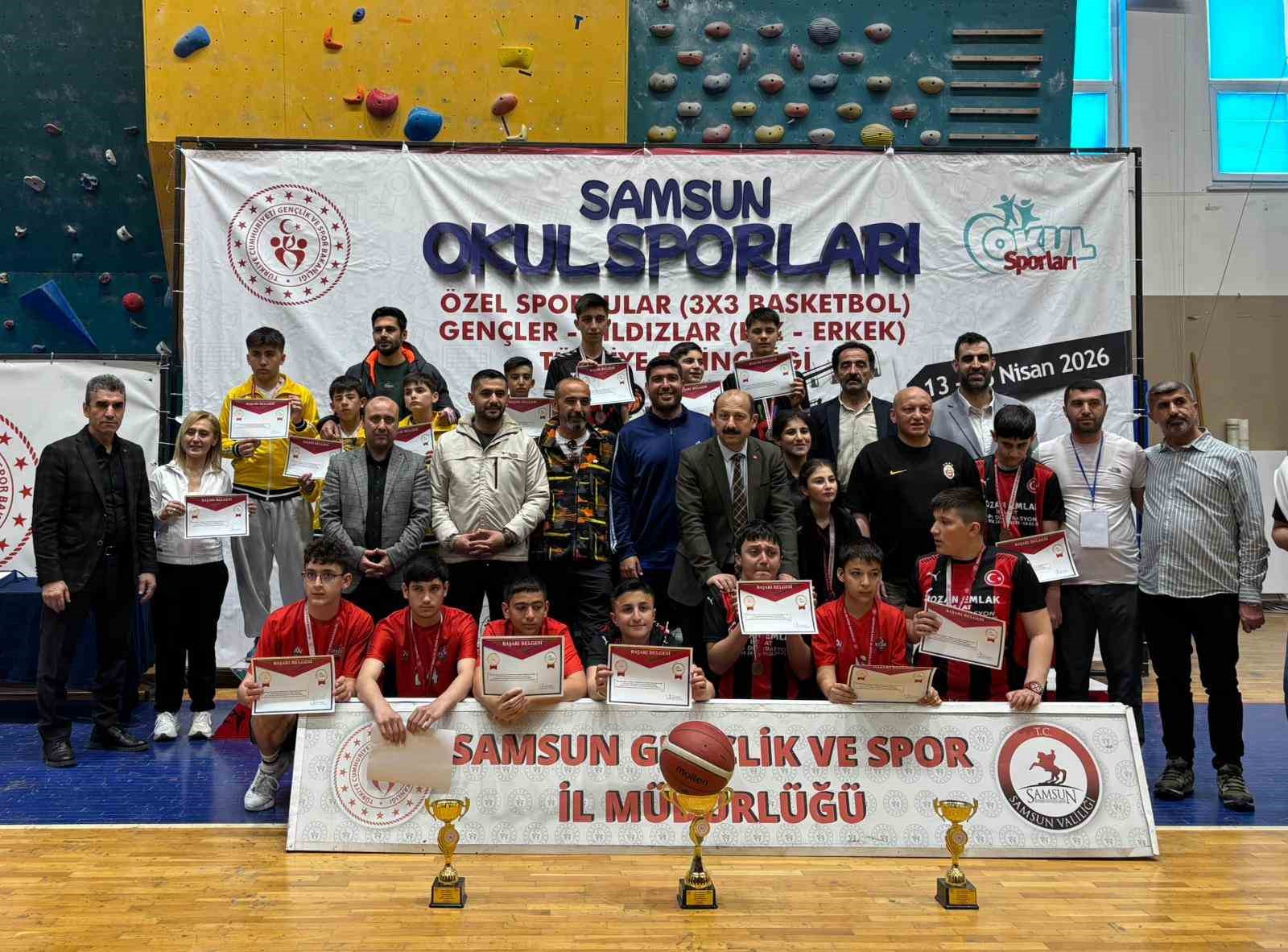Manisalı özel sporculardan büyük başarı
