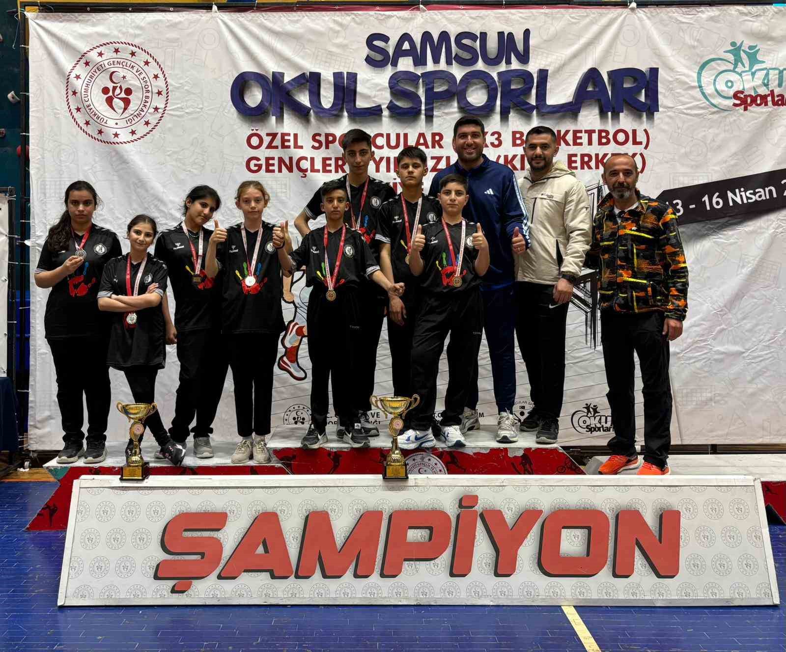 Manisalı özel sporculardan büyük başarı
