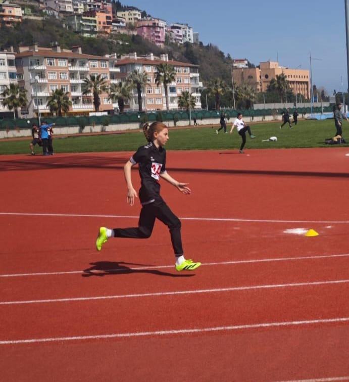 Manisalı özel sporculardan büyük başarı
