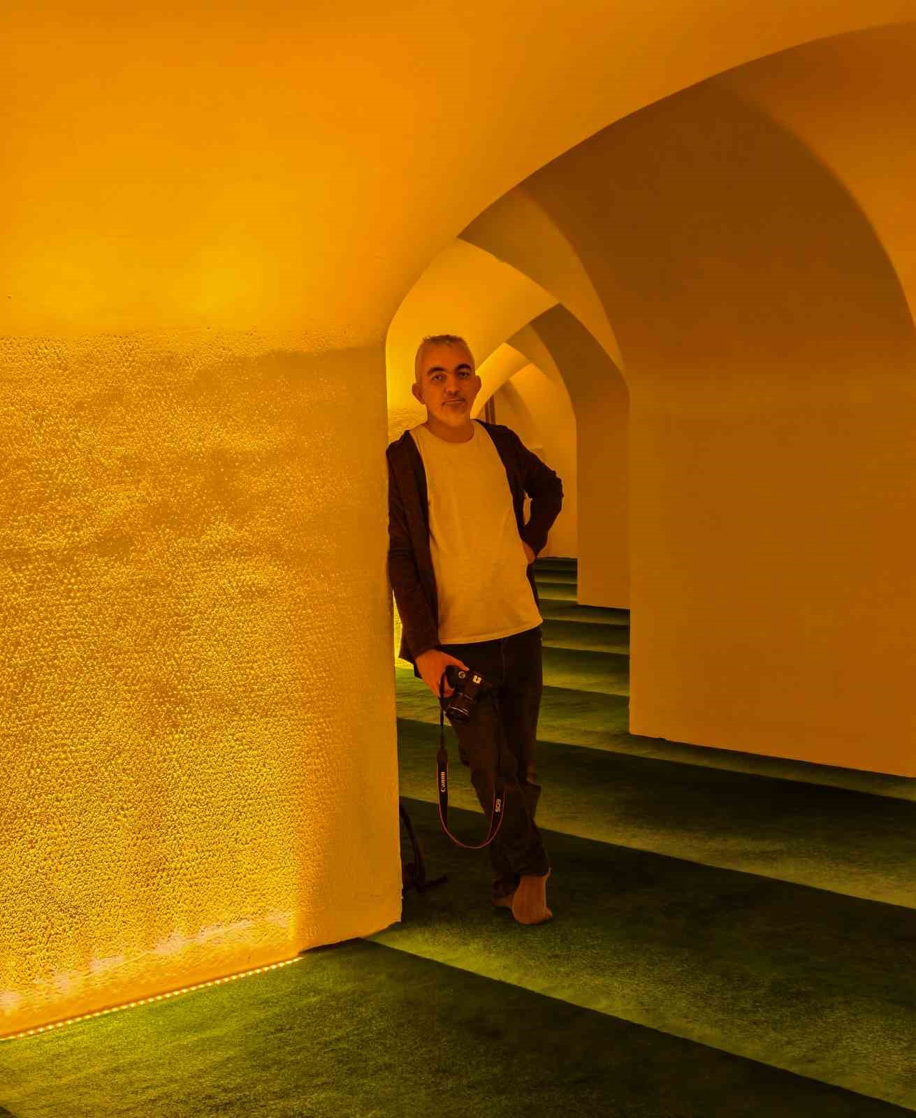 Manisalı sağlıkçı, "Eğitim" temalı fotoğraf yarışmasında Türkiye birincisi oldu
