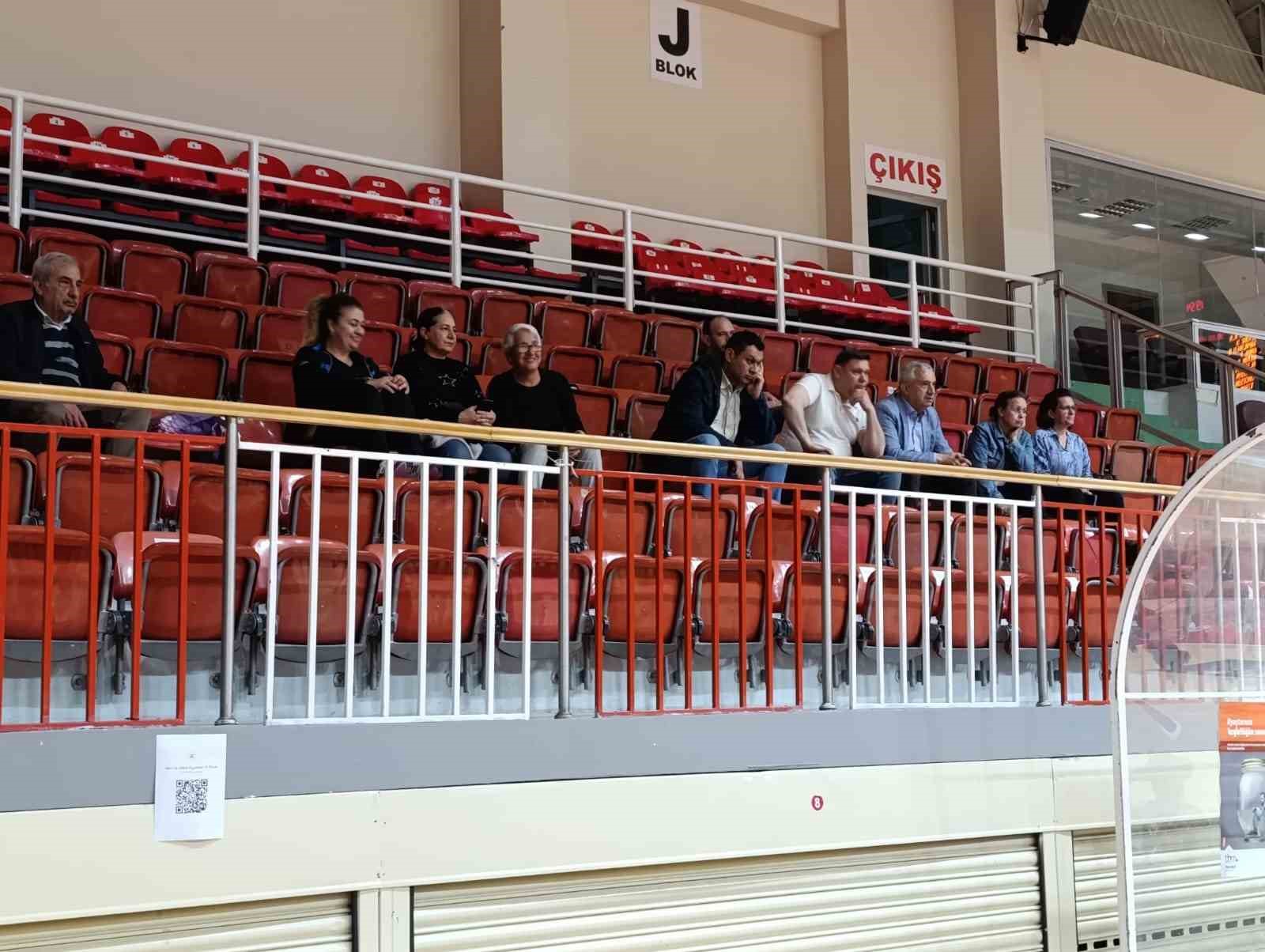 Manisa’nın potadaki tek kadın takımı yarı finalde
