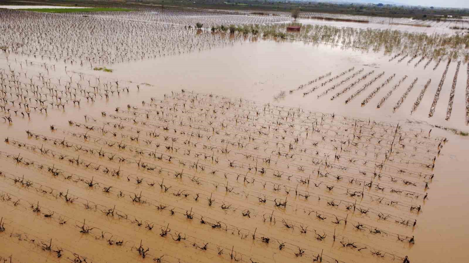 Manisa’nın Salihli ilçesi yağış felaketi yaşadı
