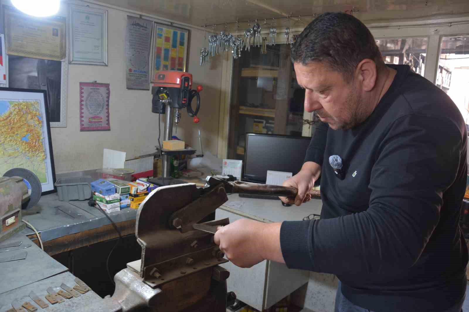 Manisa’nın son kirkit ustası zamana direniyor
