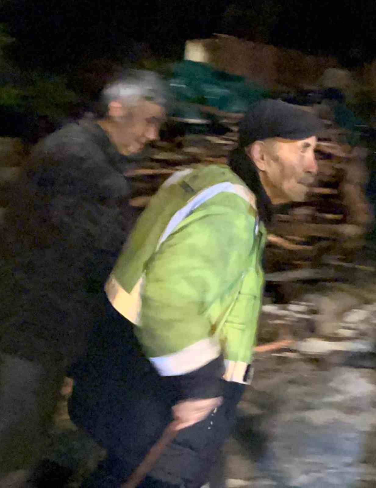 Mantar ararken kaybolan yaşlı adam için ekipler seferber oldu
