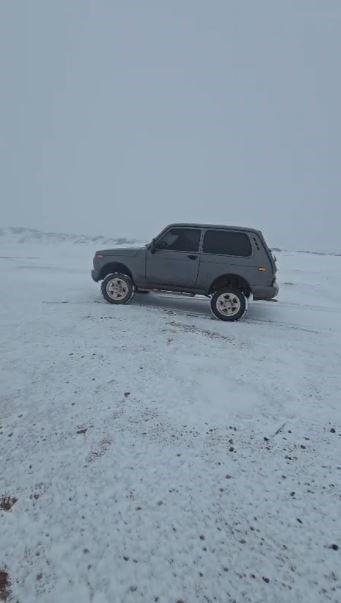 Mantar toplamak için araziye çıktı, nisan karı ile karşılaştı
