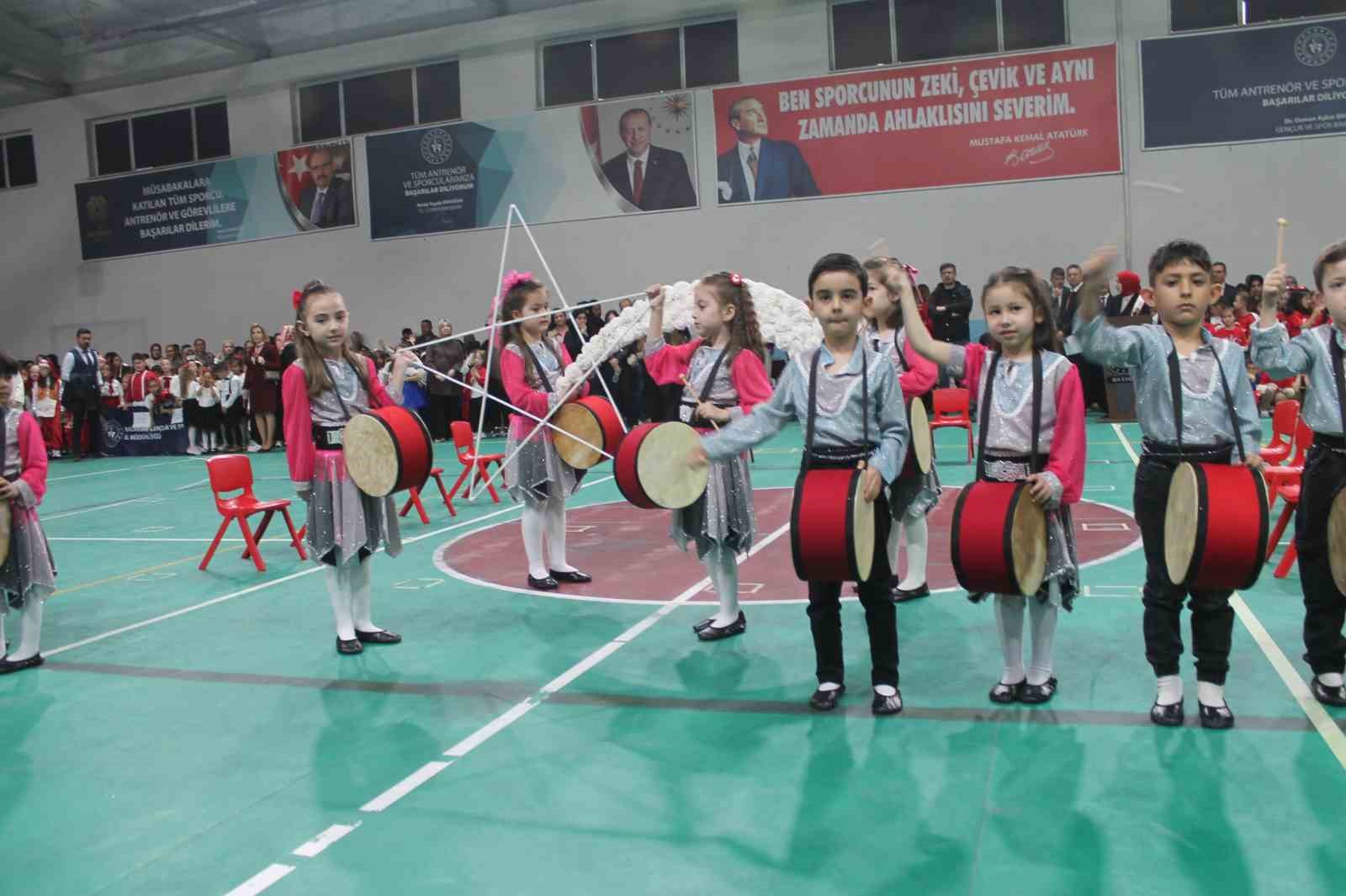 Manyas’ta 23 Nisan coşkusu
