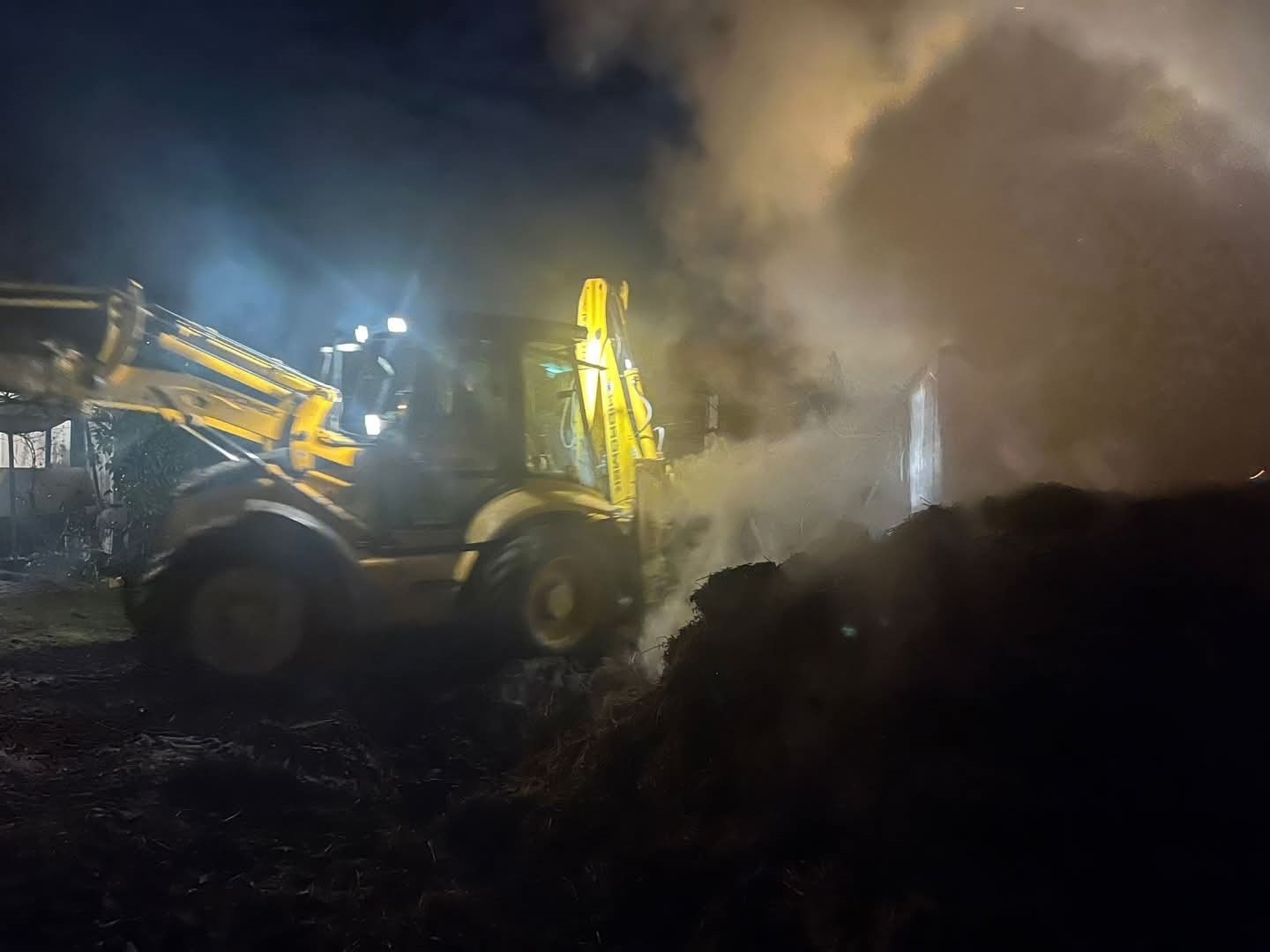 Manyas’ta samanlık yangını söndürüldü
