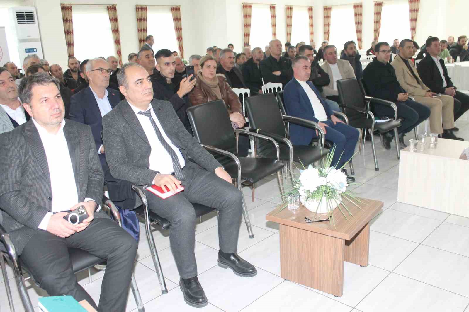 Manyas’ta tarımsal üretim planlaması ve iklim değişikliği konuları ele alındı
Manyas’ta tarımsal üretim planlaması ve iklim değişikliği konuları ele alındı