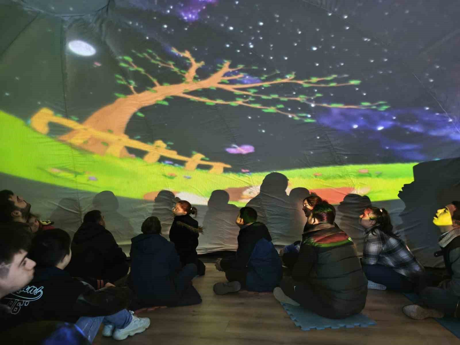 Mardin Büyükşehir Belediyesinden özel gereksinimli bireylere uzay yolculuğu
